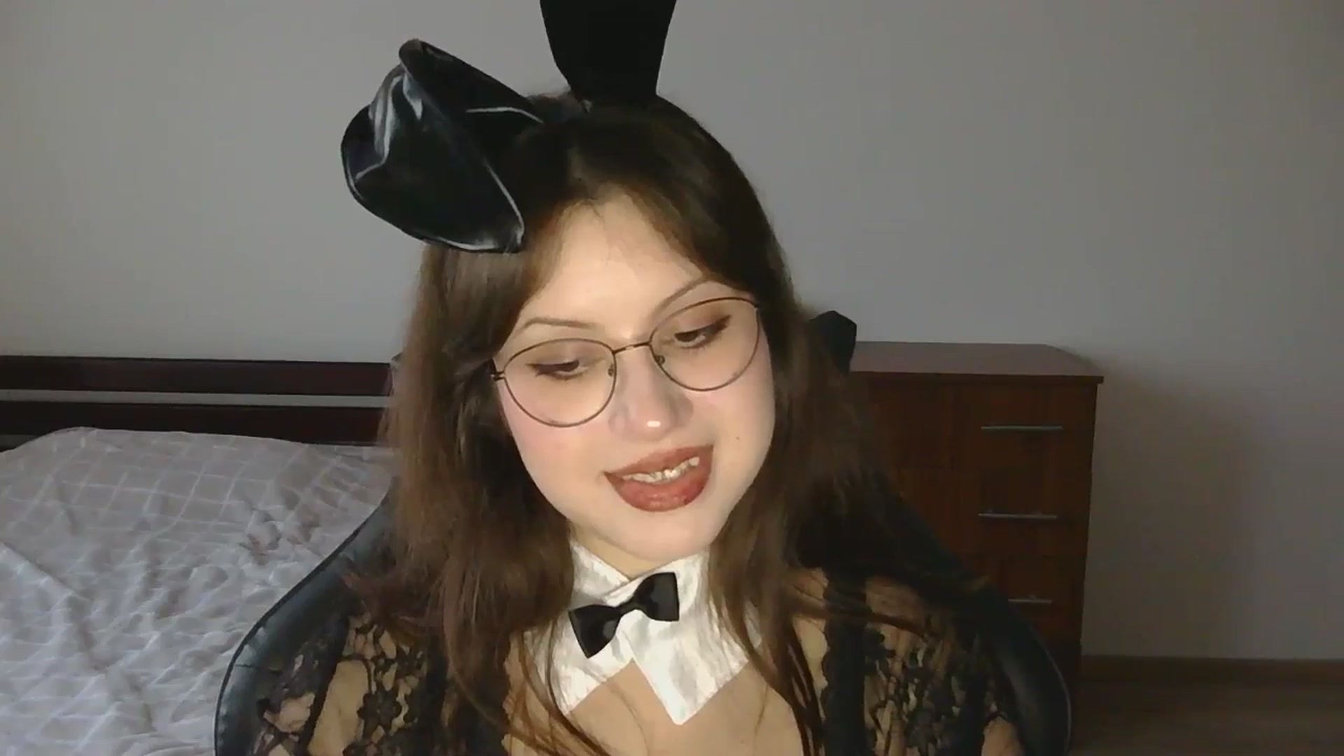Gallery image thumbnail from NikssiKitty's myfreecams stream on, 04/13/2026, 17:22 image 13 of 20