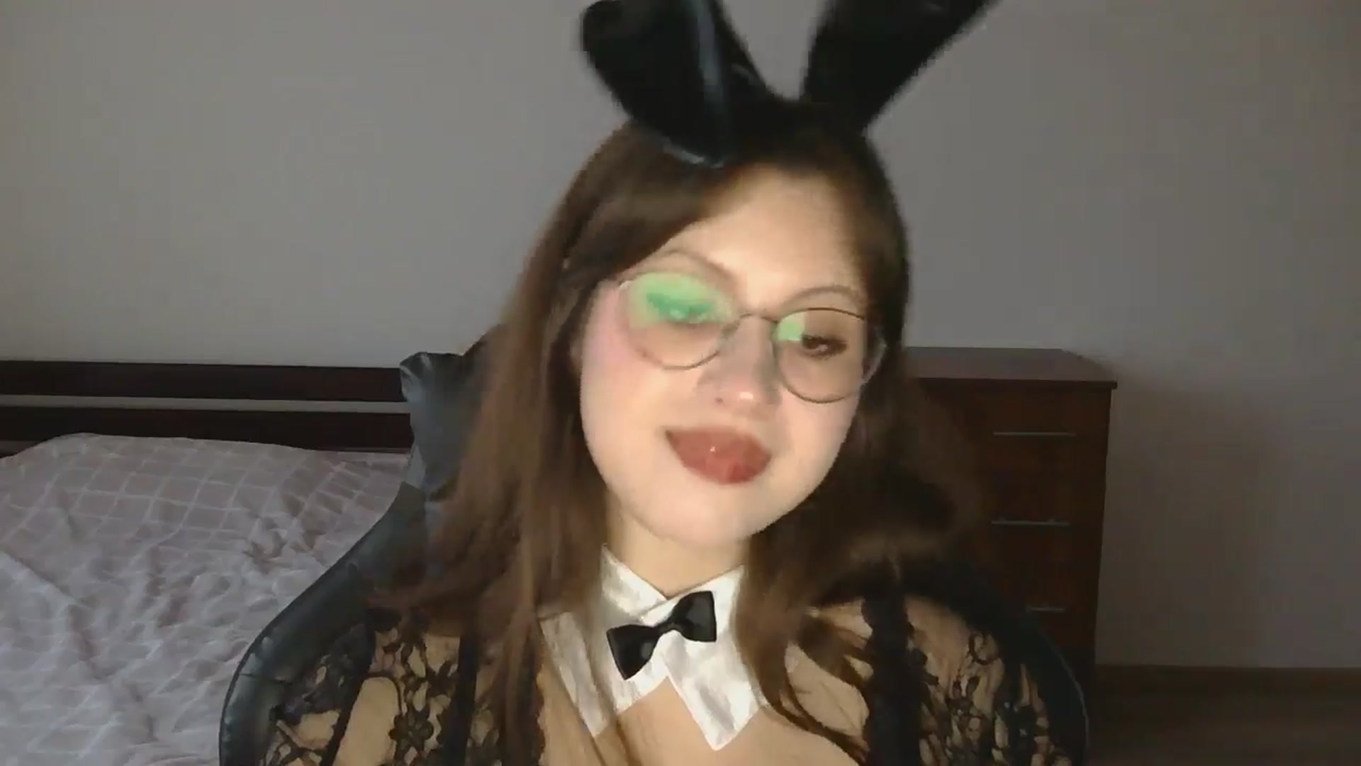 Gallery image thumbnail from NikssiKitty's myfreecams stream on, 04/13/2026, 17:22 image 16 of 20
