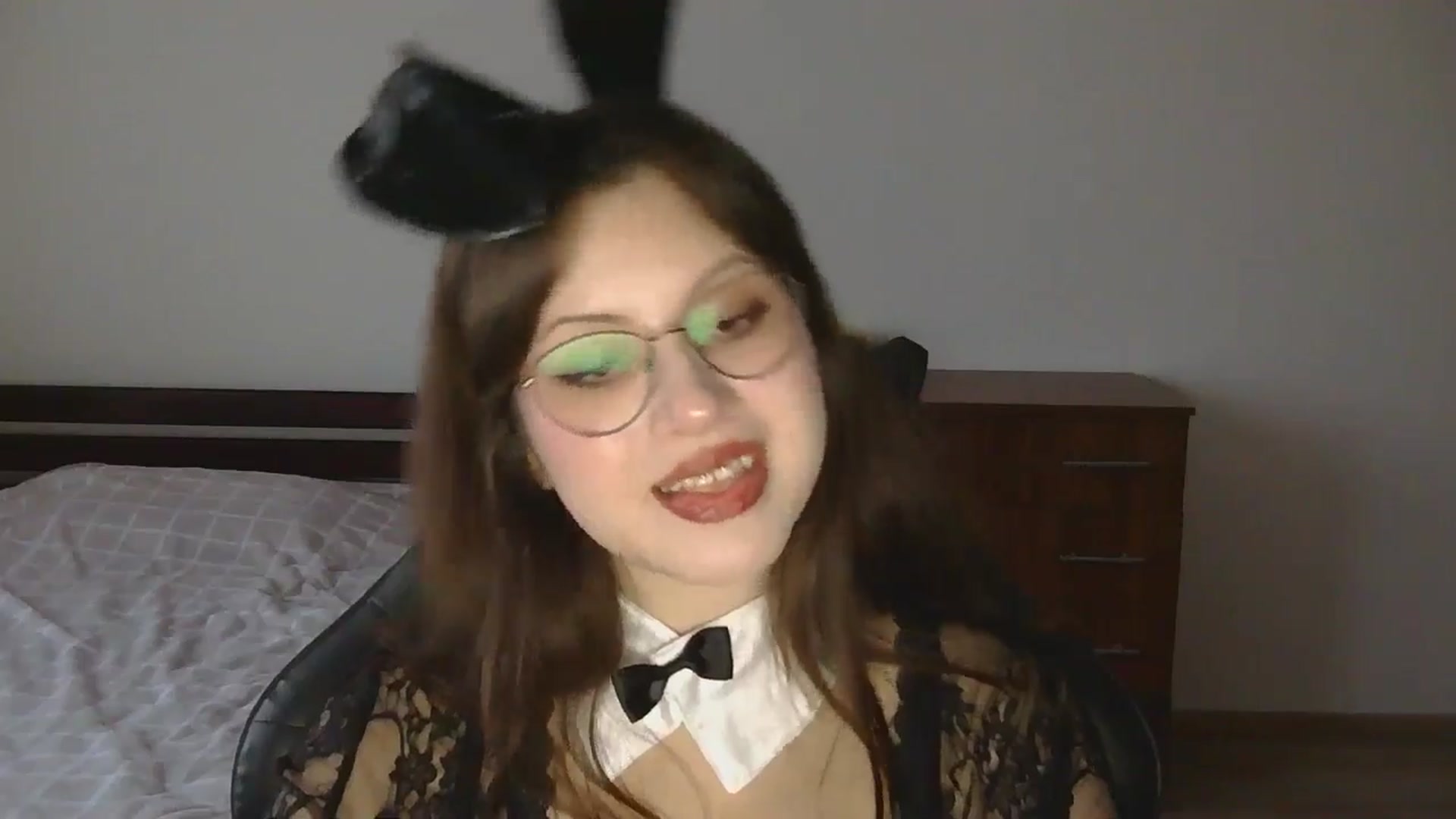 Gallery image thumbnail from NikssiKitty's myfreecams stream on, 04/13/2026, 17:22 image 15 of 20