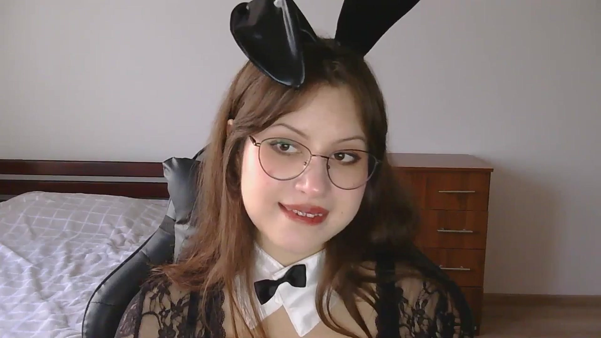 Gallery image thumbnail from NikssiKitty's myfreecams stream on, 04/13/2026, 17:22 image 5 of 20
