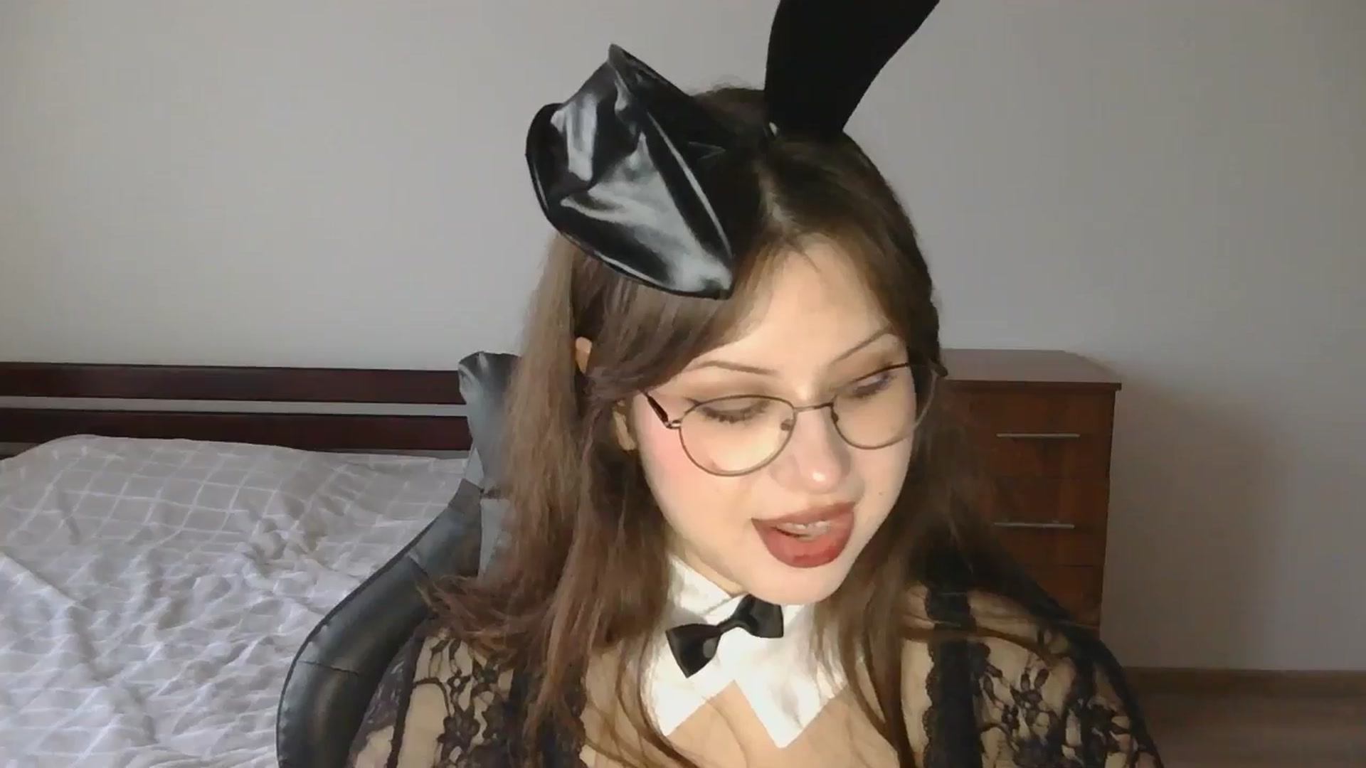 Gallery image thumbnail from NikssiKitty's myfreecams stream on, 04/13/2026, 17:22 image 11 of 20