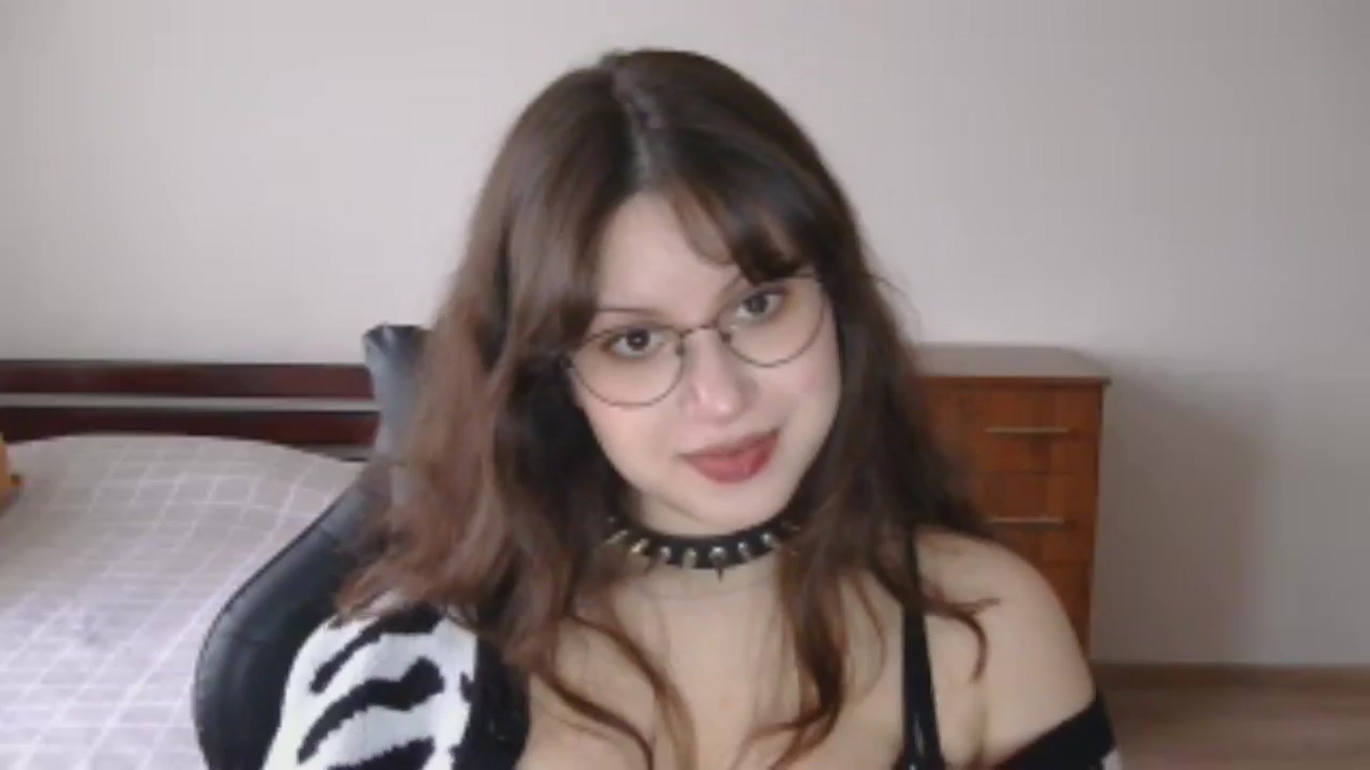 Gallery image thumbnail from NikssiKitty's myfreecams stream on, 04/16/2026, 16:40 image 9 of 20