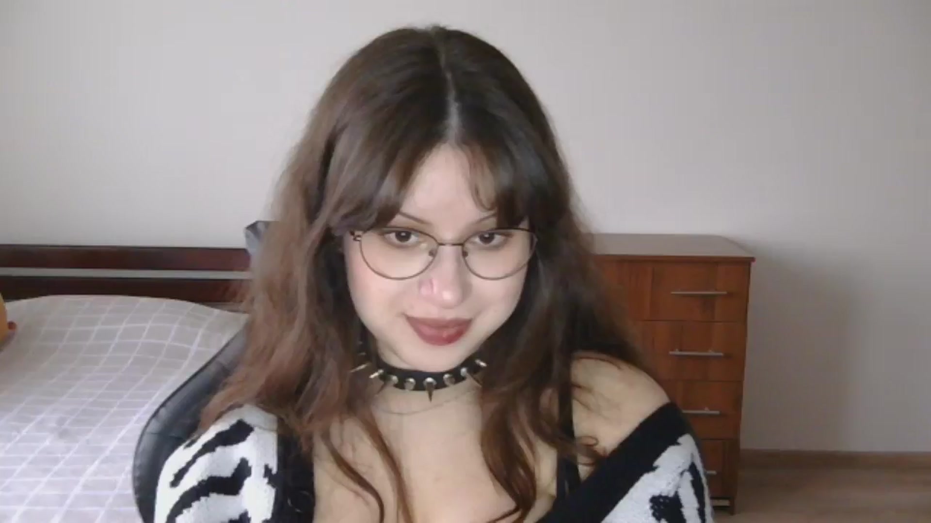 Gallery image thumbnail from NikssiKitty's myfreecams stream on, 04/16/2026, 16:40 image 11 of 20