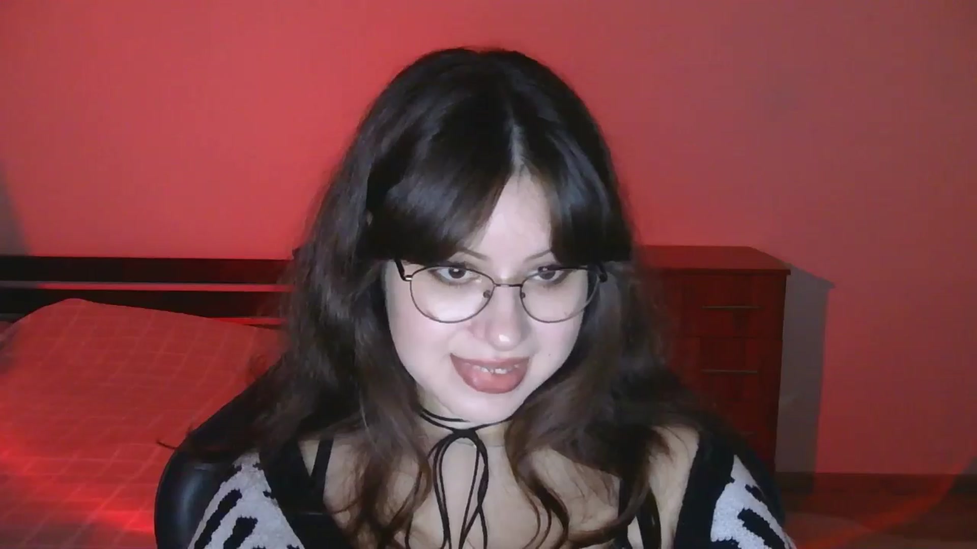 Gallery image thumbnail from NikssiKitty's myfreecams stream on, 04/20/2026, 18:25 image 17 of 20