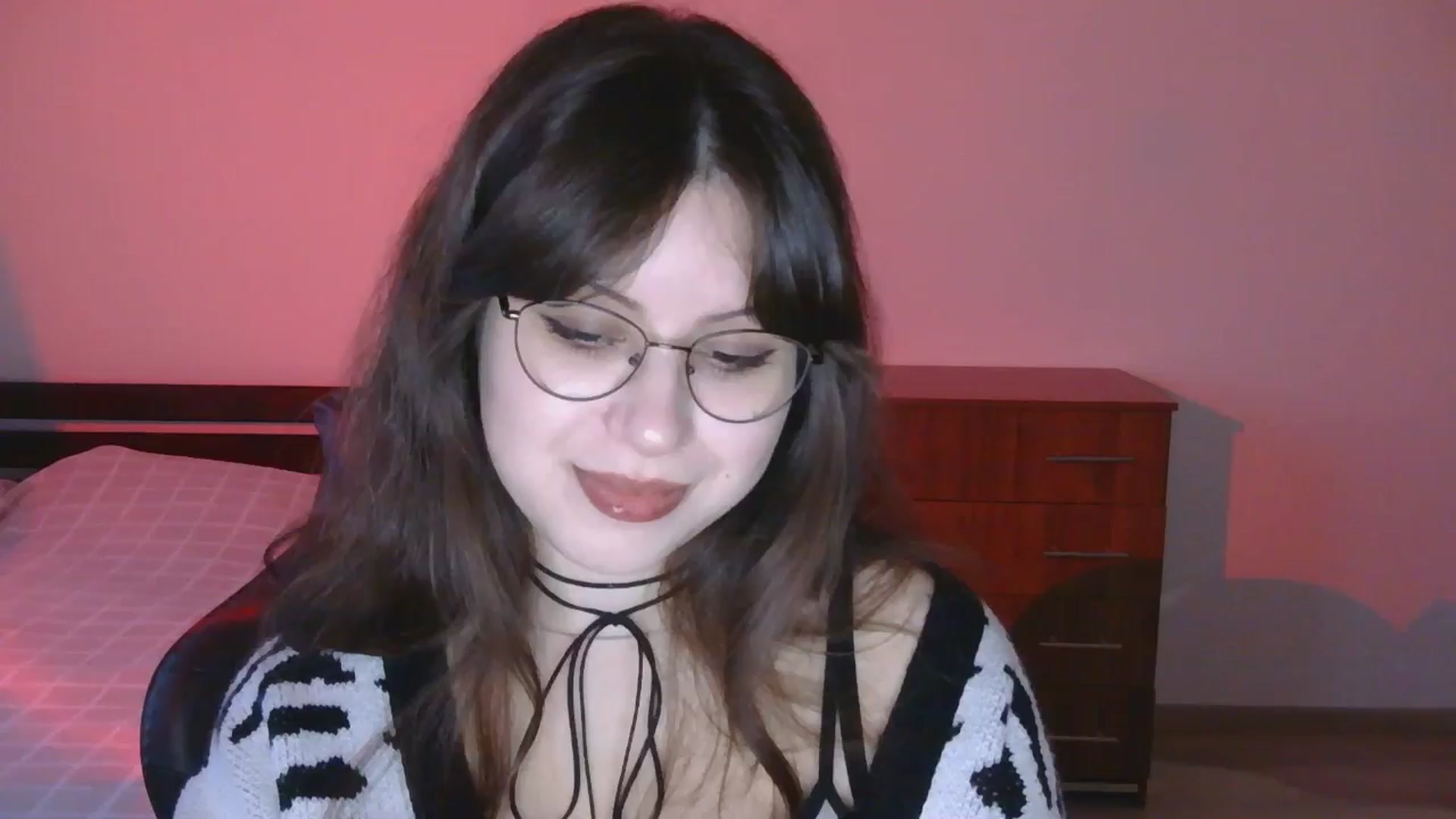 Gallery image thumbnail from NikssiKitty's myfreecams stream on, 04/20/2026, 18:25 image 1 of 20