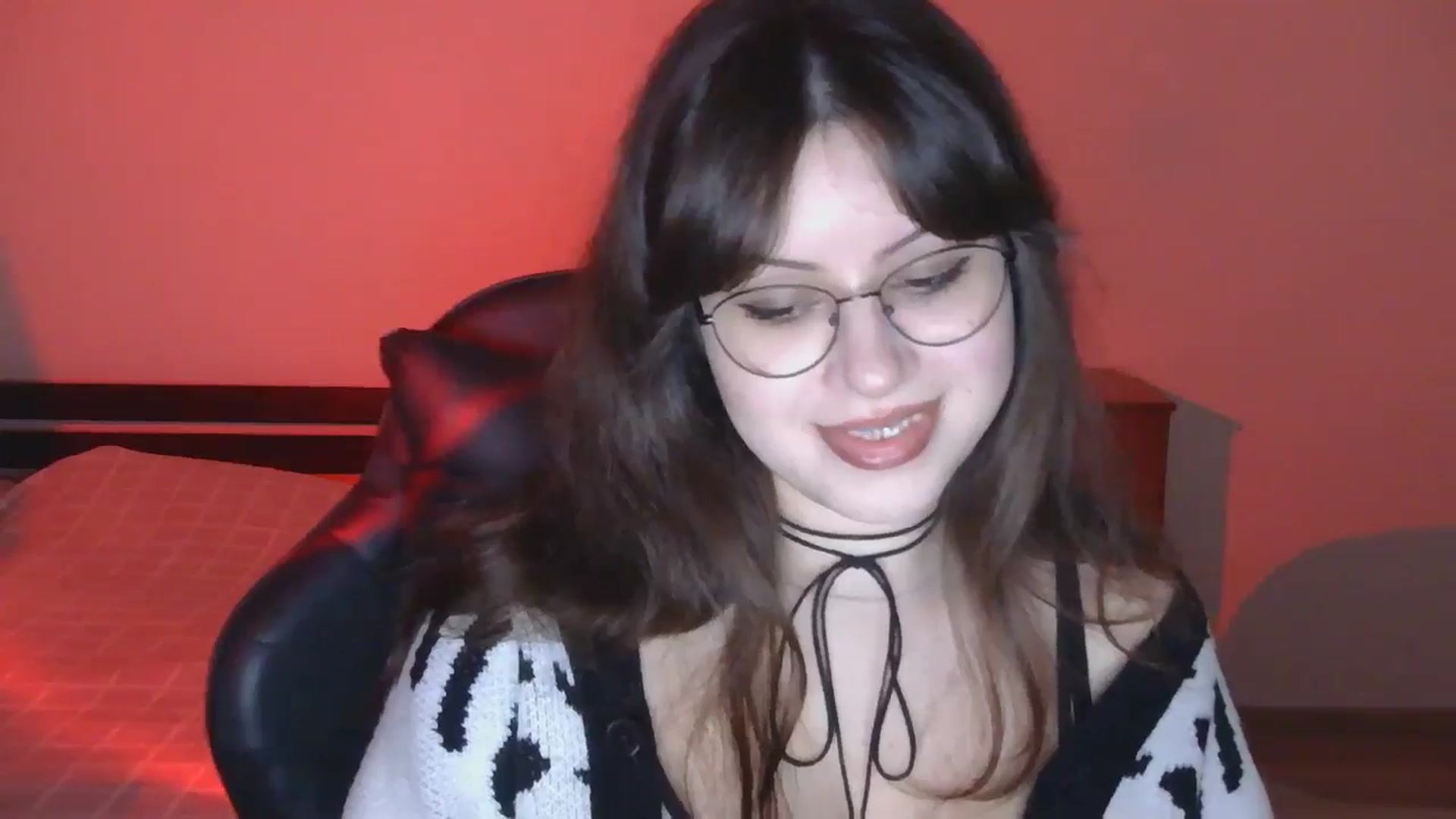 Gallery image thumbnail from NikssiKitty's myfreecams stream on, 04/20/2026, 18:25 image 11 of 20