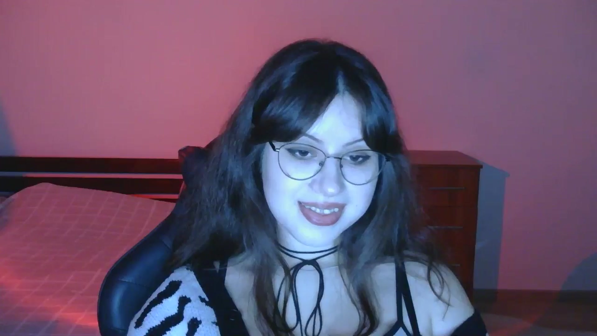 Gallery image thumbnail from NikssiKitty's myfreecams stream on, 04/20/2026, 18:25 image 10 of 20