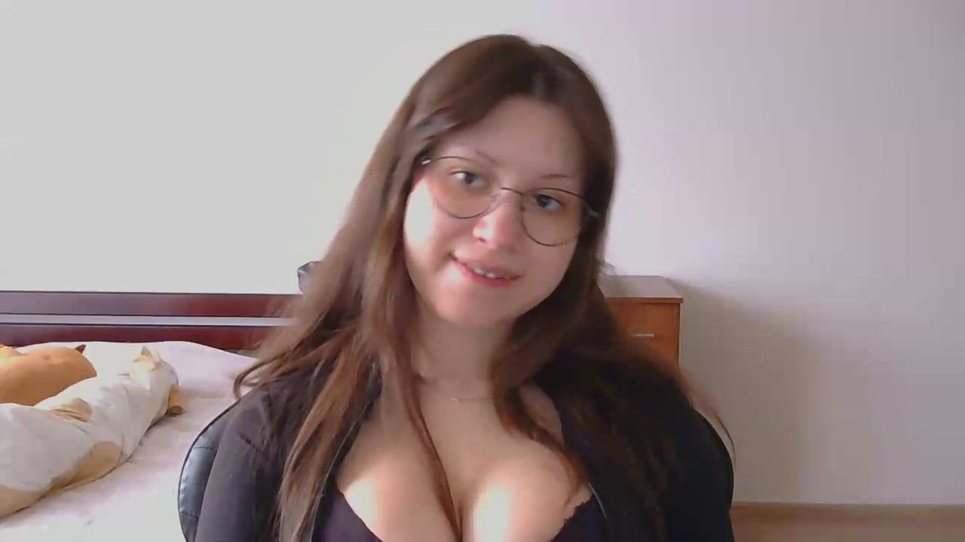 Gallery image thumbnail from NikssiKitty's myfreecams stream on, 05/16/2026, 17:21 image 12 of 20