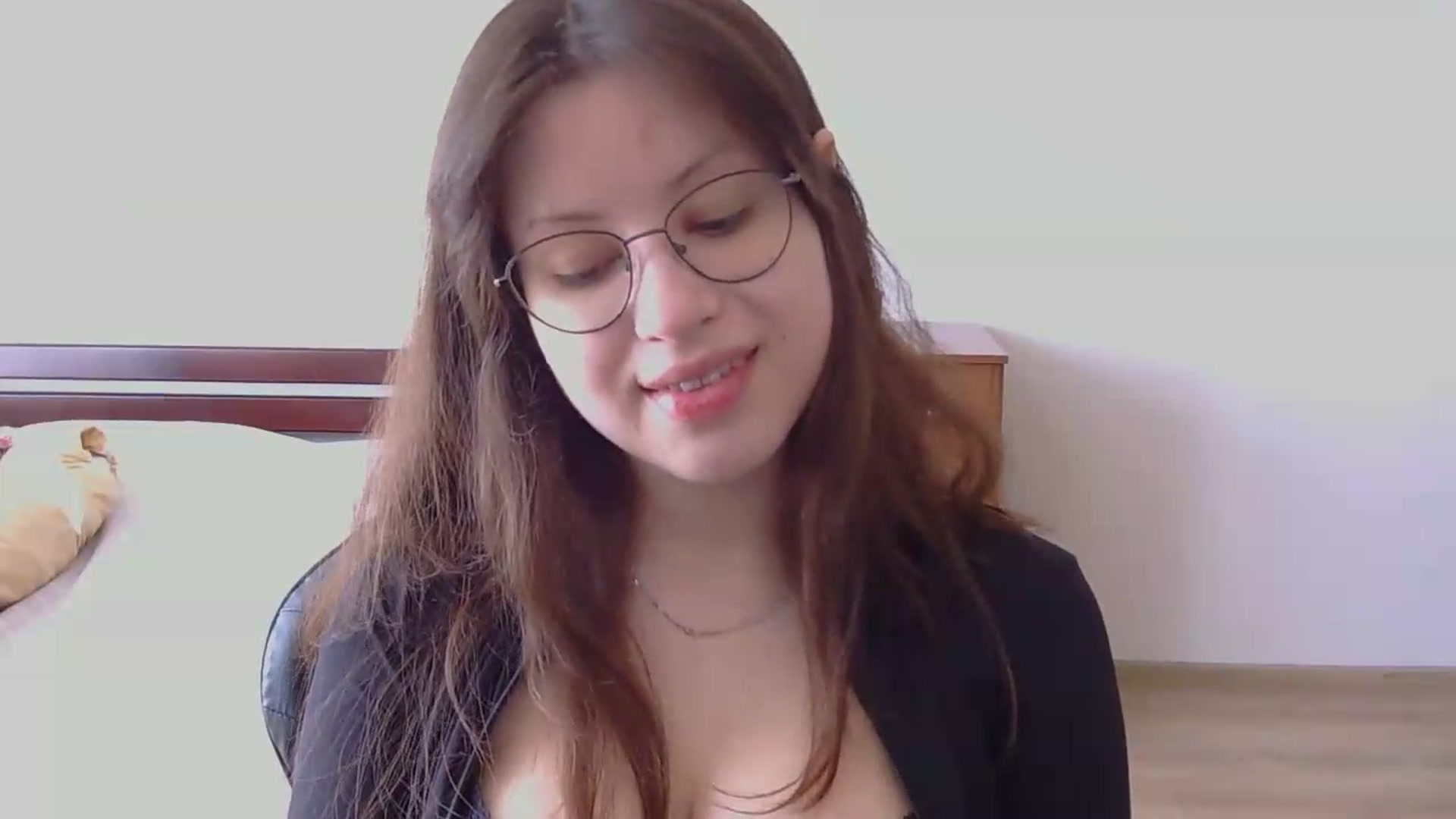 Gallery image thumbnail from NikssiKitty's myfreecams stream on, 05/17/2026, 12:27 image 6 of 20