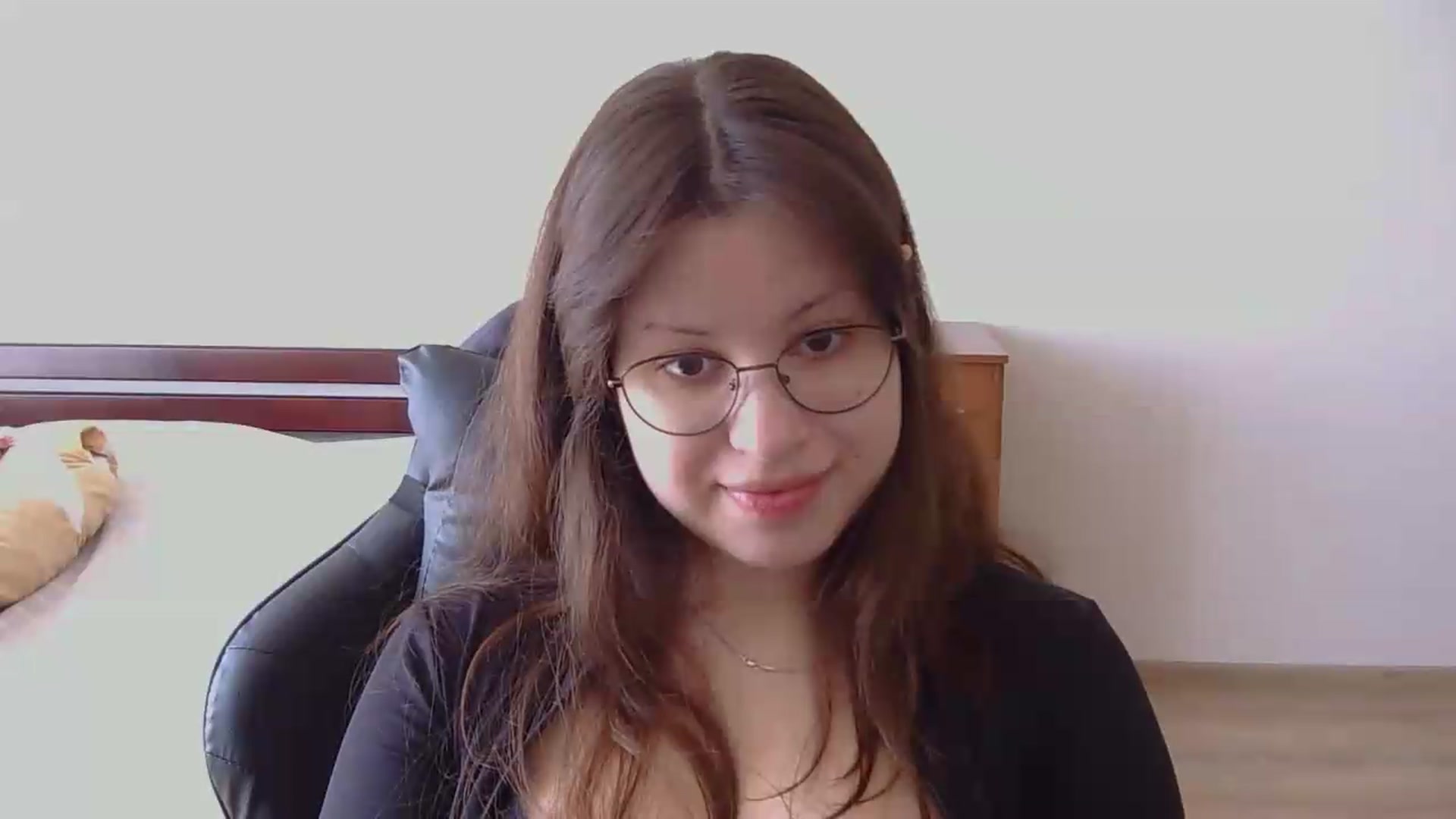 Gallery image thumbnail from NikssiKitty's myfreecams stream on, 05/17/2026, 12:27 image 20 of 20