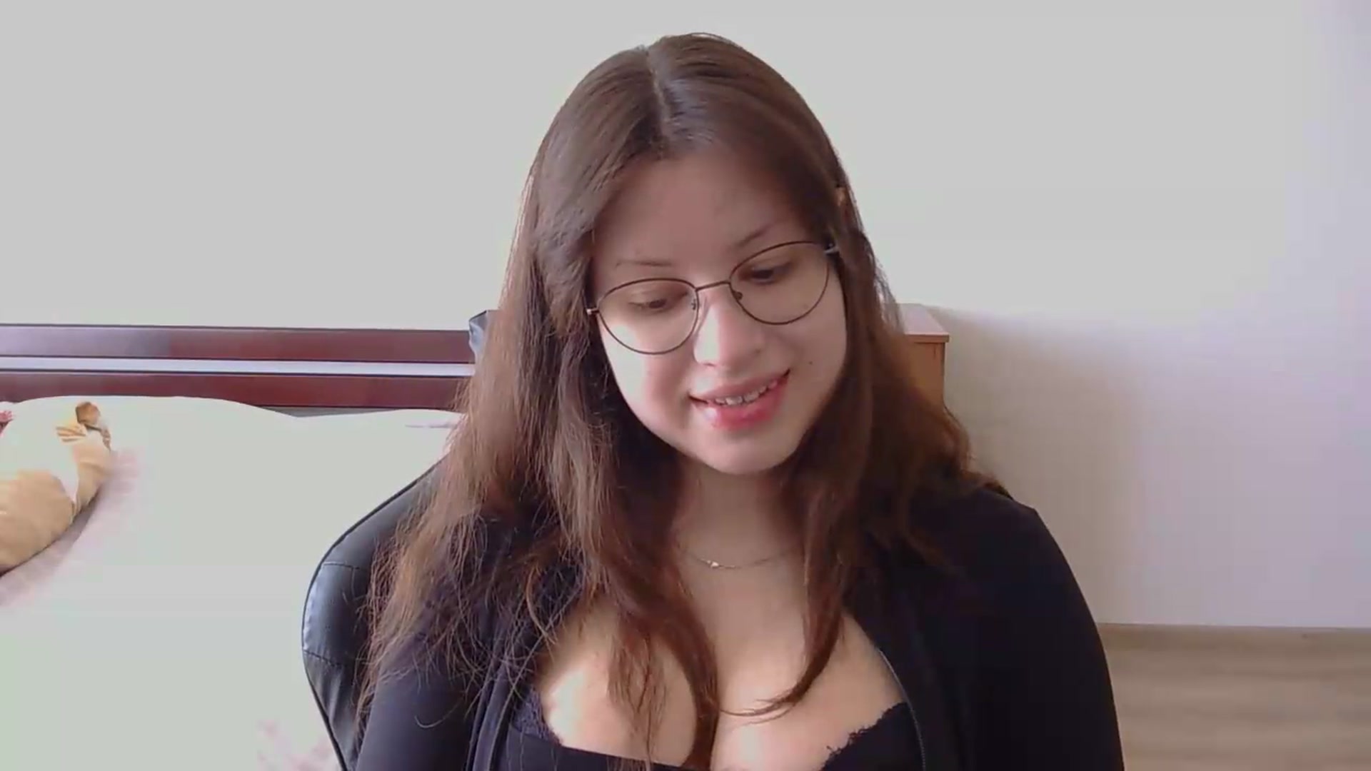 Gallery image thumbnail from NikssiKitty's myfreecams stream on, 05/17/2026, 12:27 image 4 of 20