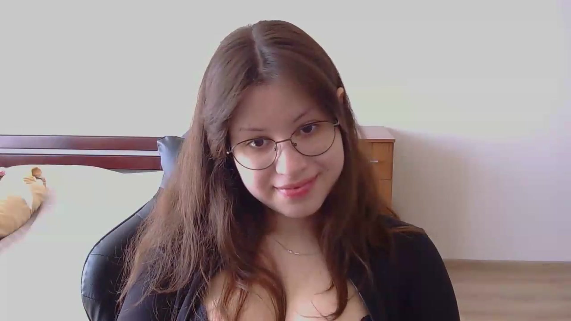 Gallery image thumbnail from NikssiKitty's myfreecams stream on, 05/17/2026, 12:27 image 16 of 20