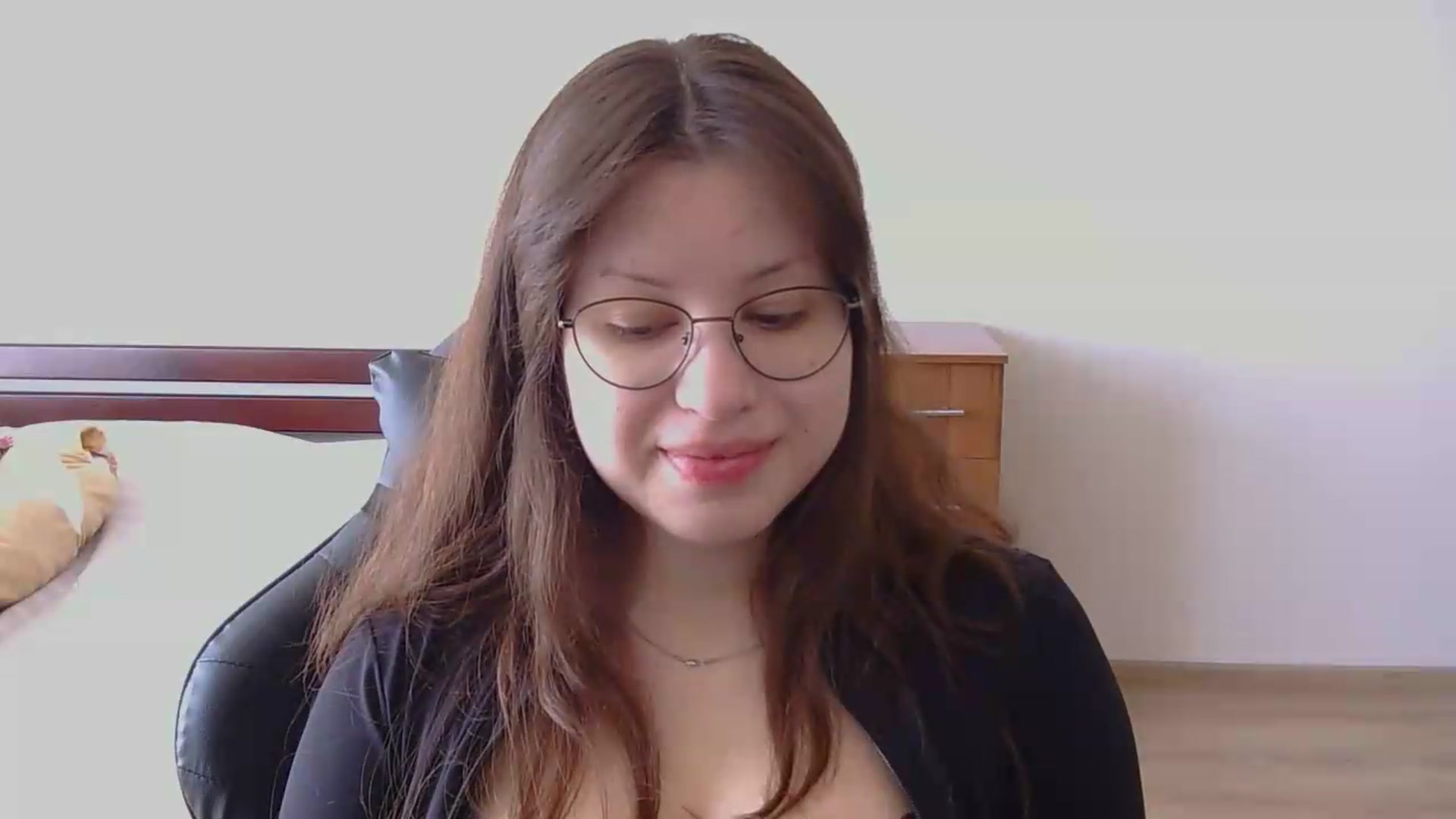 Gallery image thumbnail from NikssiKitty's myfreecams stream on, 05/17/2026, 12:27 image 9 of 20