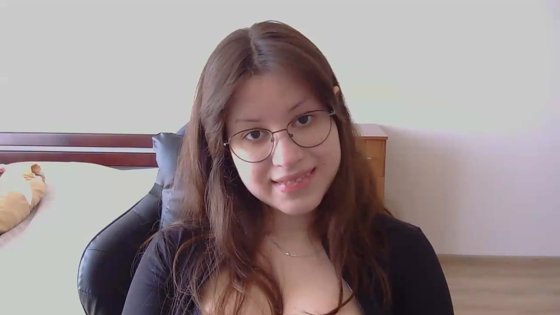 Gallery image thumbnail from NikssiKitty's myfreecams stream on, 05/17/2026, 12:27 image 19 of 20