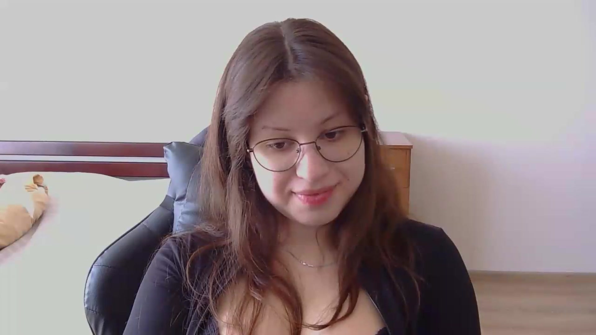Gallery image thumbnail from NikssiKitty's myfreecams stream on, 05/17/2026, 12:27 image 17 of 20