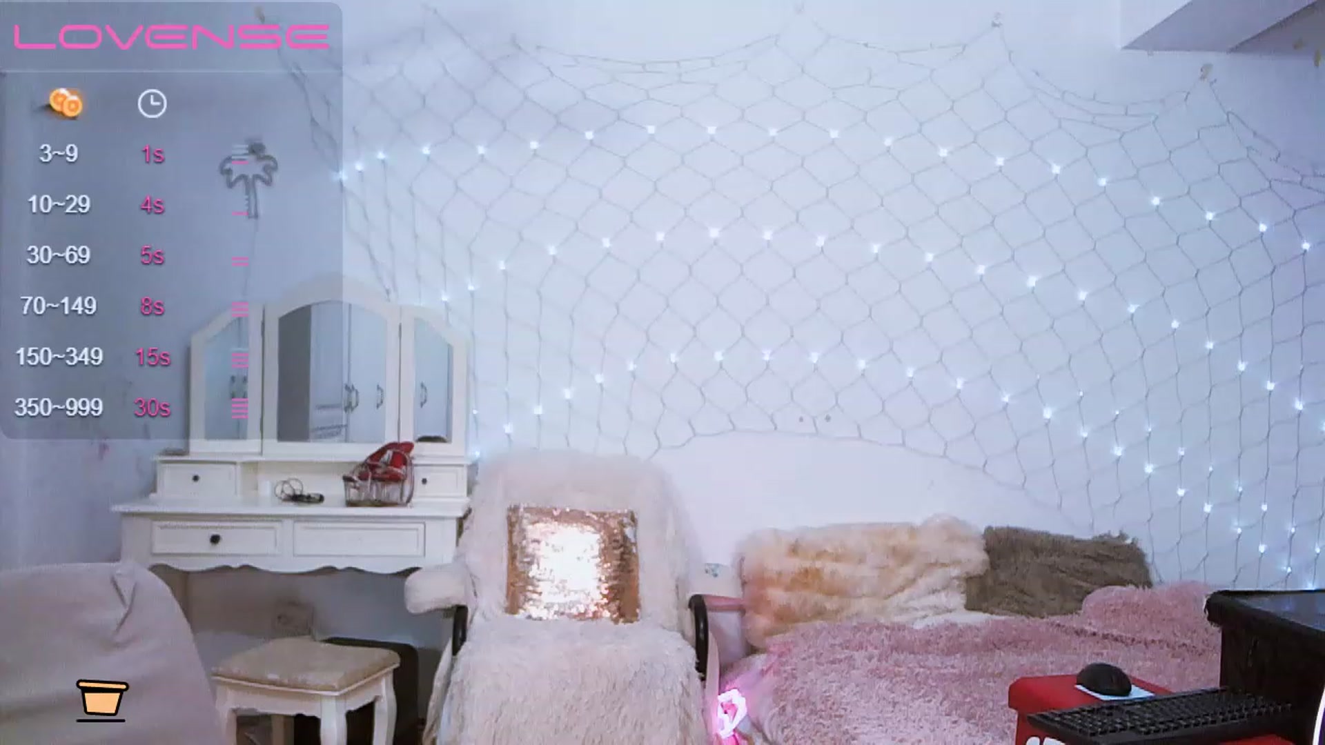 Gallery image thumbnail from Nikywillson's myfreecams stream on, 12/10/2022, 24:12 image 2 of 20