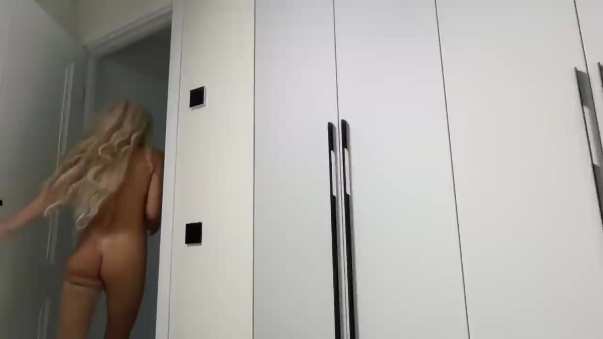 Gallery image thumbnail from Nimfida_'s myfreecams stream on, 08/17/2026, 14:39 image 7 of 20
