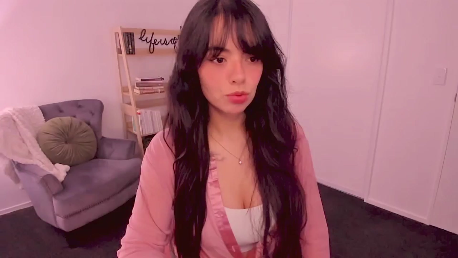 Gallery image thumbnail from NinaDeLaCruz's myfreecams stream on, 09/14/2025, 04:08 image 1 of 20