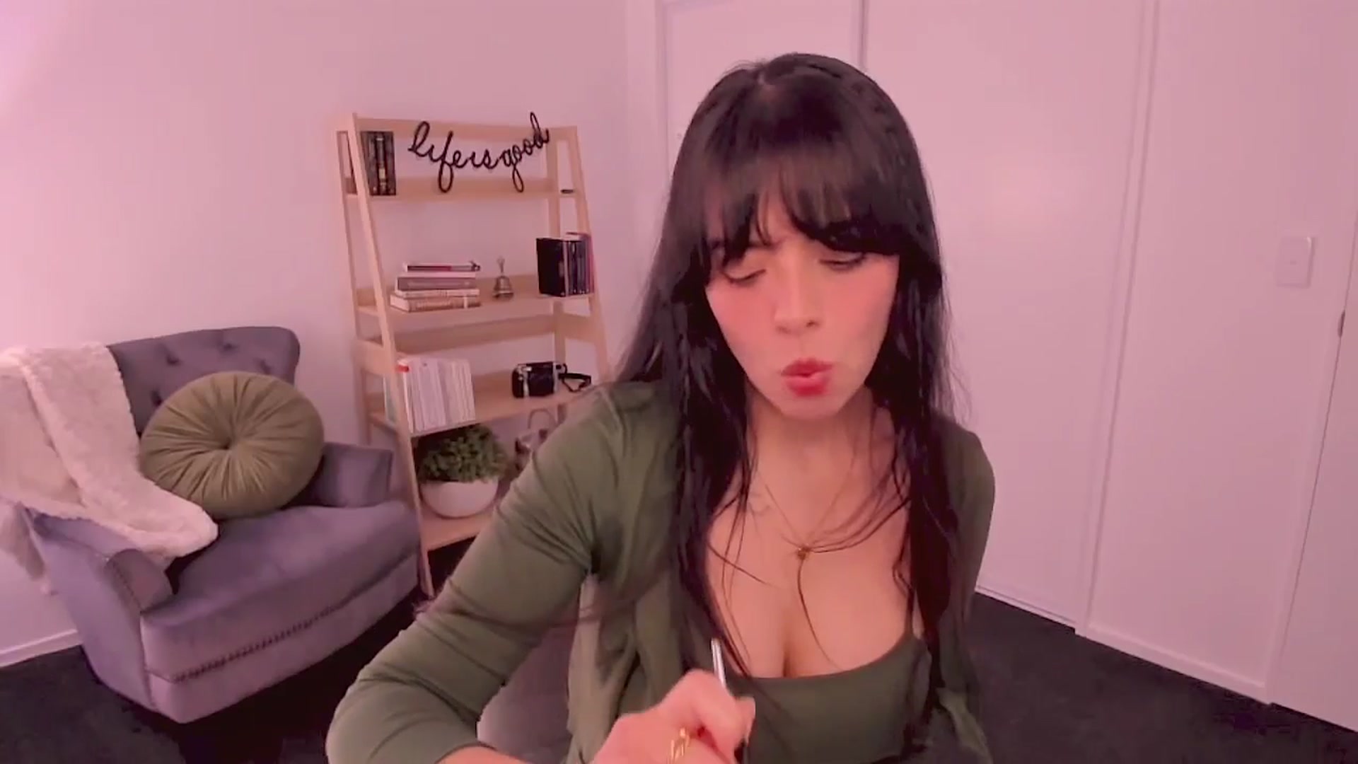 Gallery image thumbnail from NinaKarina's myfreecams stream on, 09/12/2025, 02:30 image 17 of 20