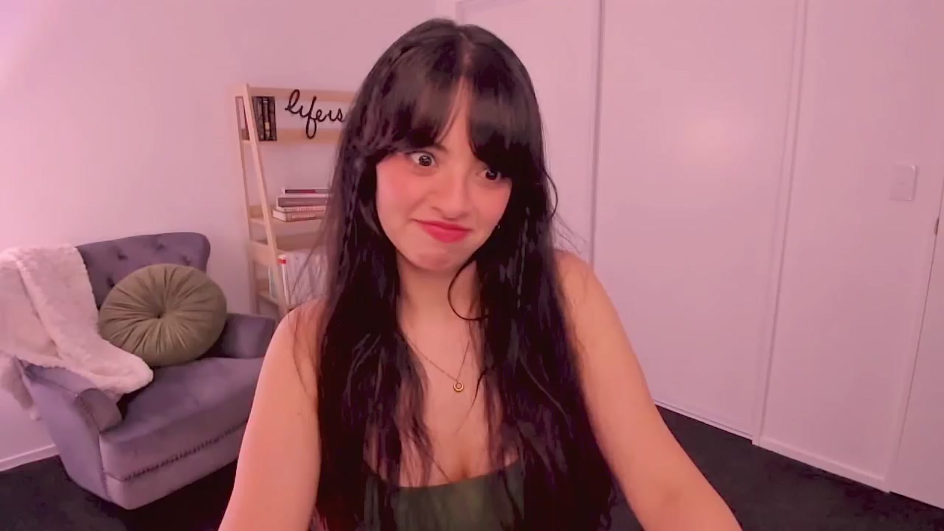 Gallery image thumbnail from NinaKarina's myfreecams stream on, 09/12/2025, 04:16 image 15 of 20