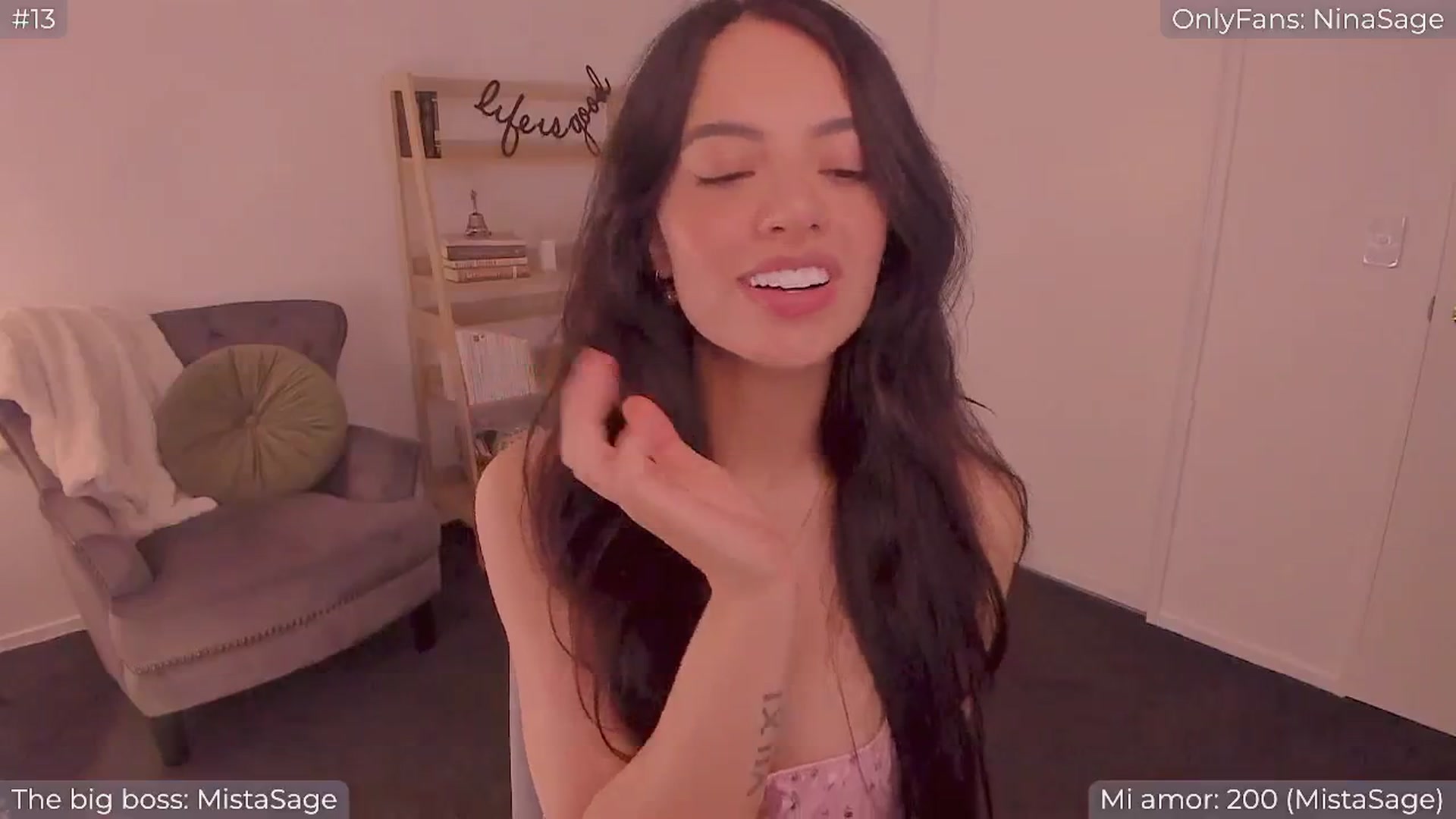 Gallery image thumbnail from NinaSage's myfreecams stream on, 03/28/2025, 05:03 image 4 of 20