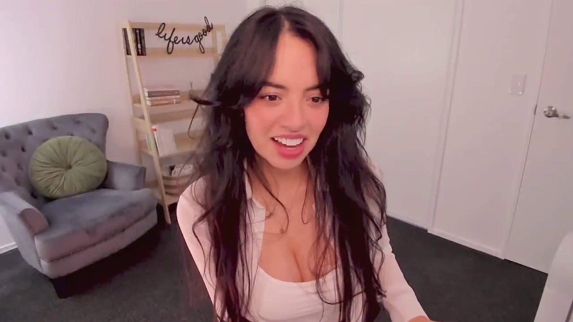 Gallery image thumbnail from NinaSage's myfreecams stream on, 07/06/2025, 04:13 image 10 of 20