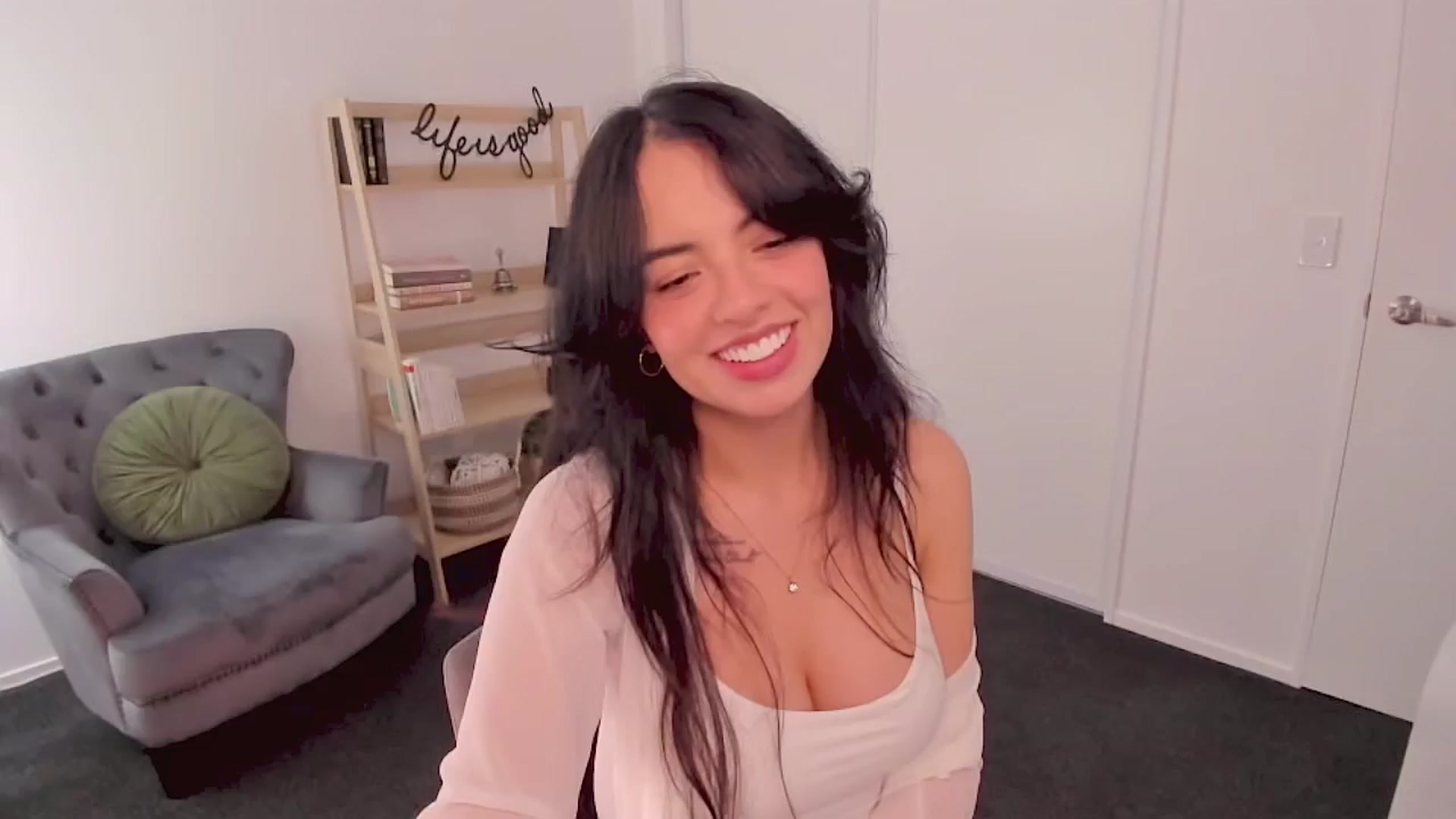 Gallery image thumbnail from NinaSage's myfreecams stream on, 07/06/2025, 04:23 image 16 of 20