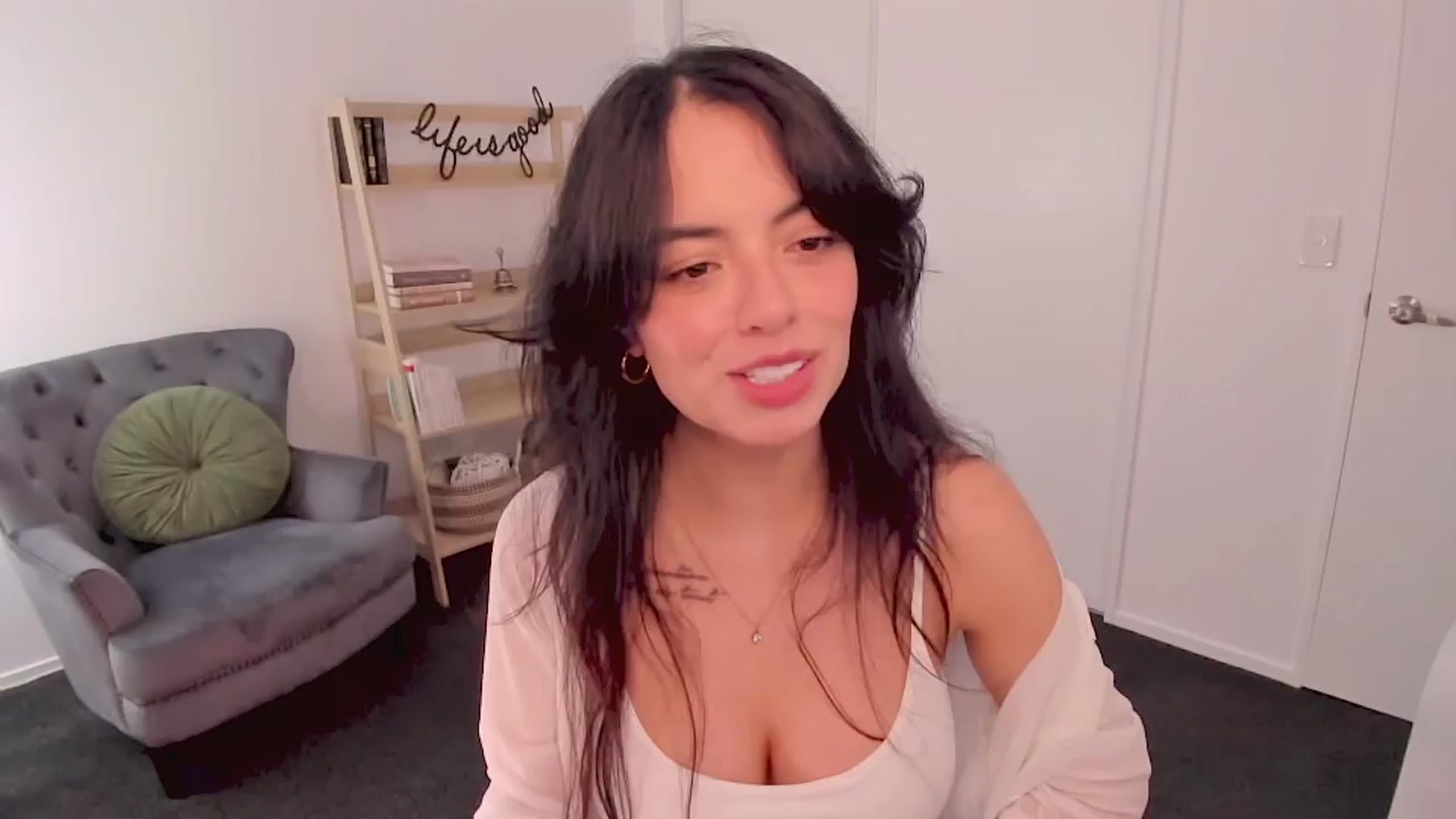 Gallery image thumbnail from NinaSage's myfreecams stream on, 07/06/2025, 04:23 image 12 of 20