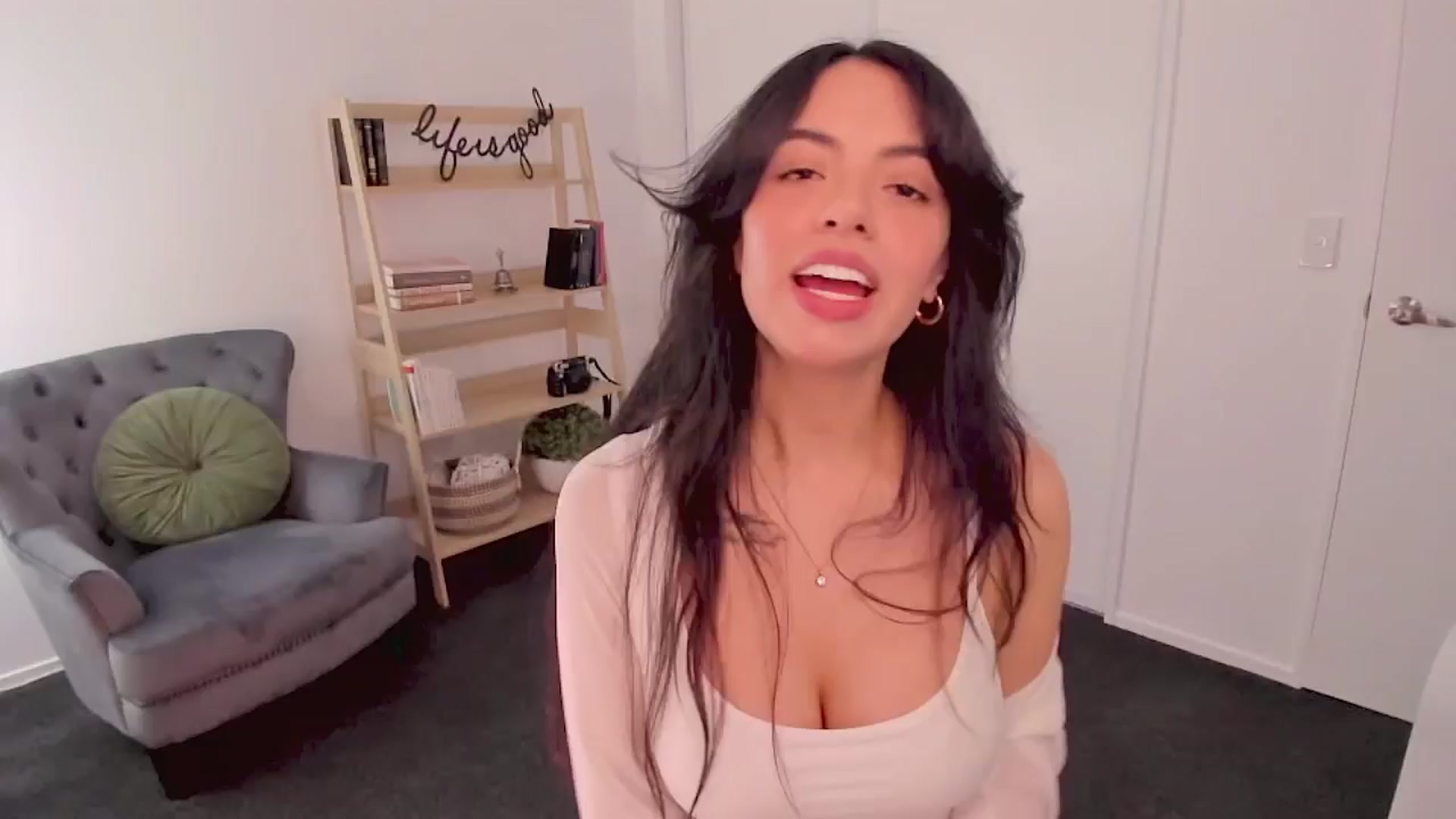Gallery image thumbnail from NinaSage's myfreecams stream on, 07/06/2025, 04:23 image 5 of 20