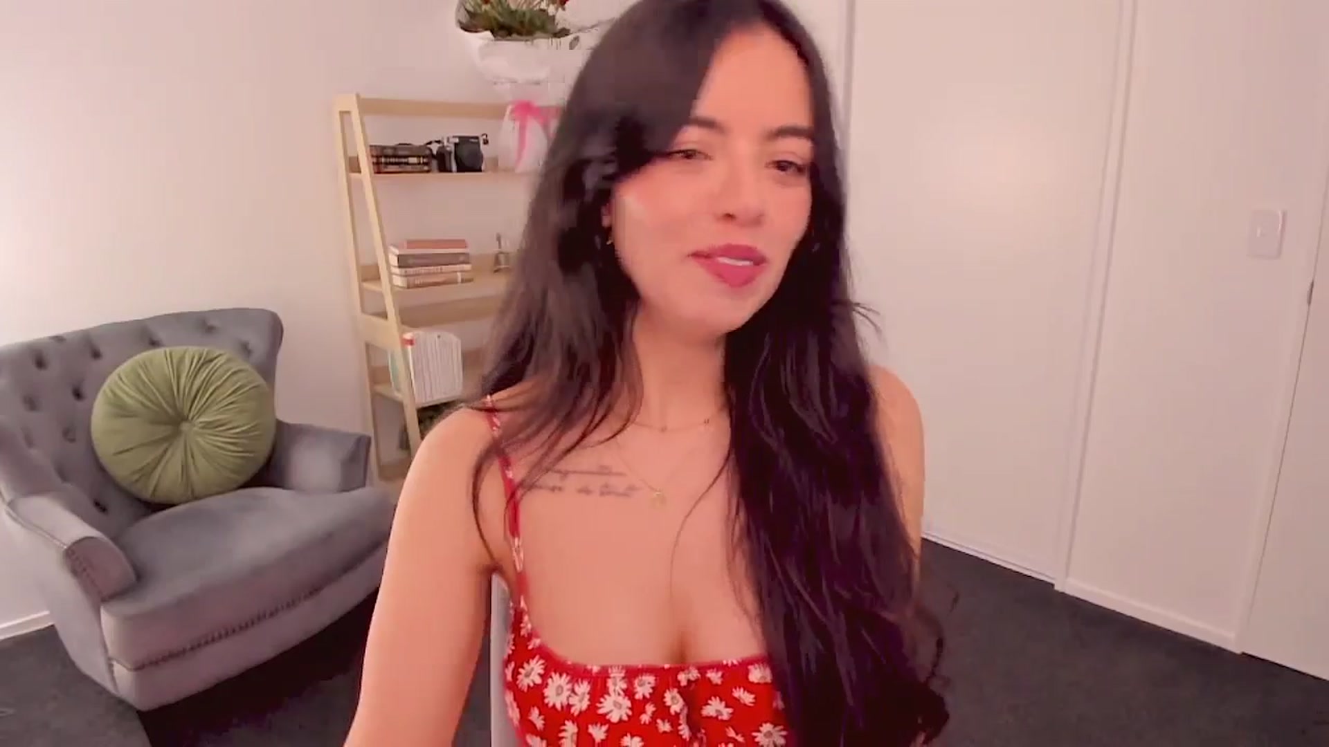 Gallery image thumbnail from NinaSage's myfreecams stream on, 08/02/2025, 05:23 image 7 of 20