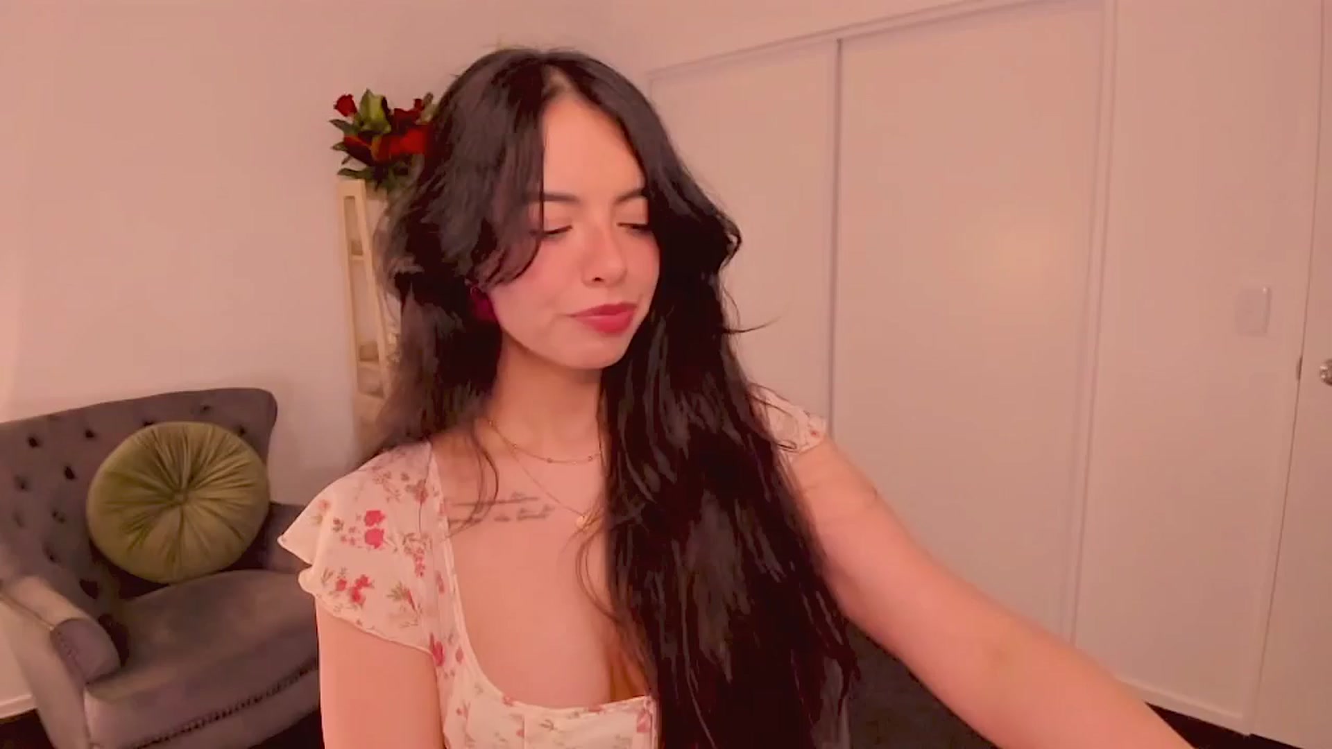 Gallery image thumbnail from NinaSage's myfreecams stream on, 08/07/2025, 05:03 image 10 of 20