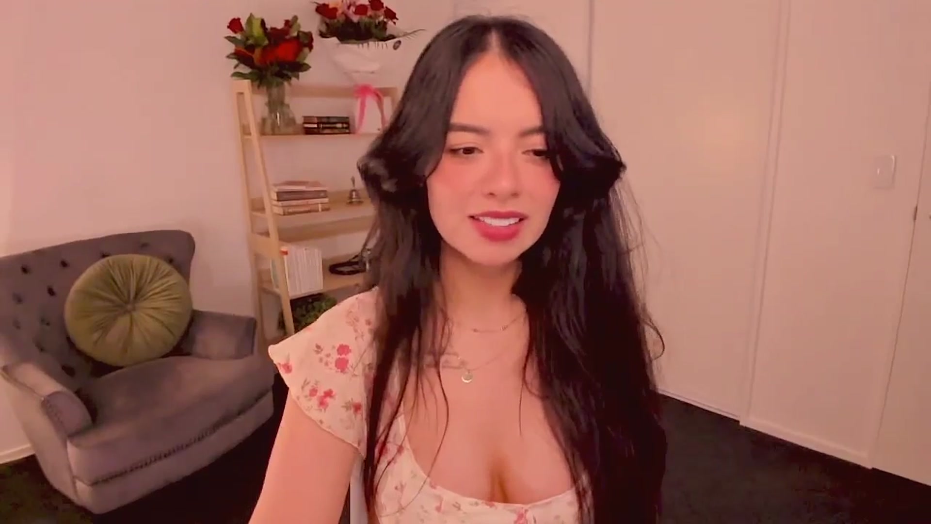 Gallery image thumbnail from NinaSage's myfreecams stream on, 08/07/2025, 05:03 image 8 of 20