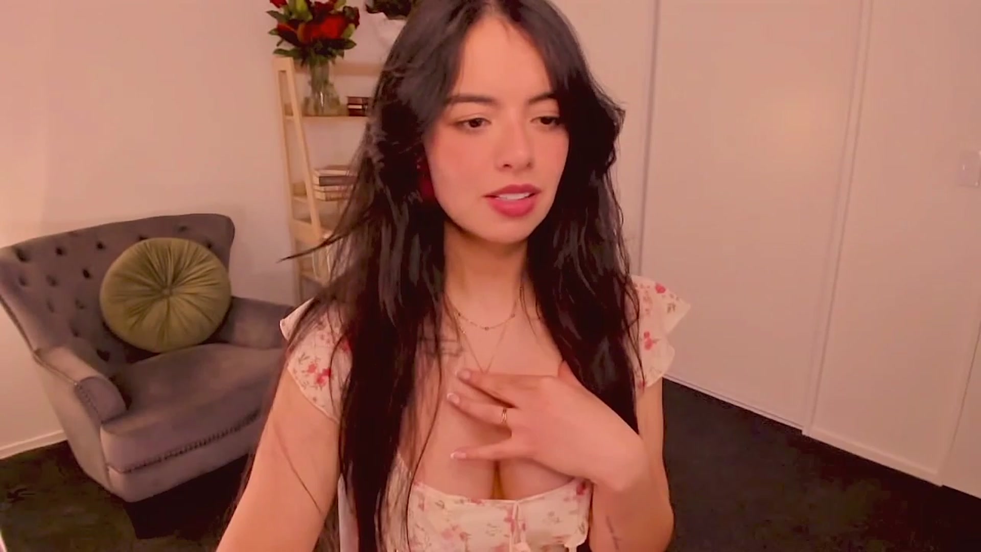 Gallery image thumbnail from NinaSage's myfreecams stream on, 08/07/2025, 05:13 image 16 of 20