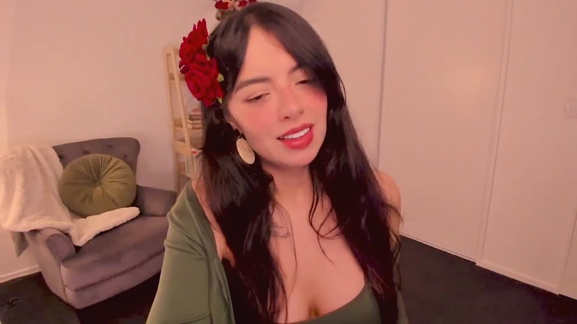 Gallery image thumbnail from NinaSage's myfreecams stream on, 08/10/2025, 02:53 image 18 of 20
