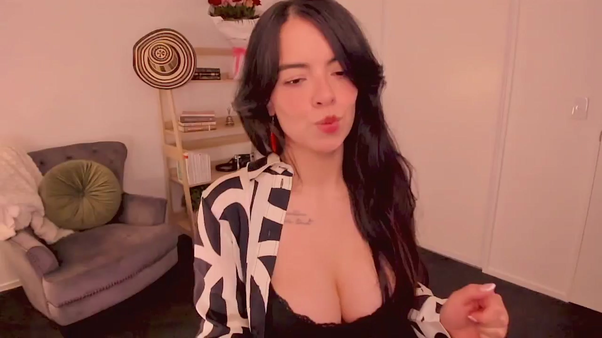 Gallery image thumbnail from NinaSage's myfreecams stream on, 08/11/2025, 04:41 image 17 of 20