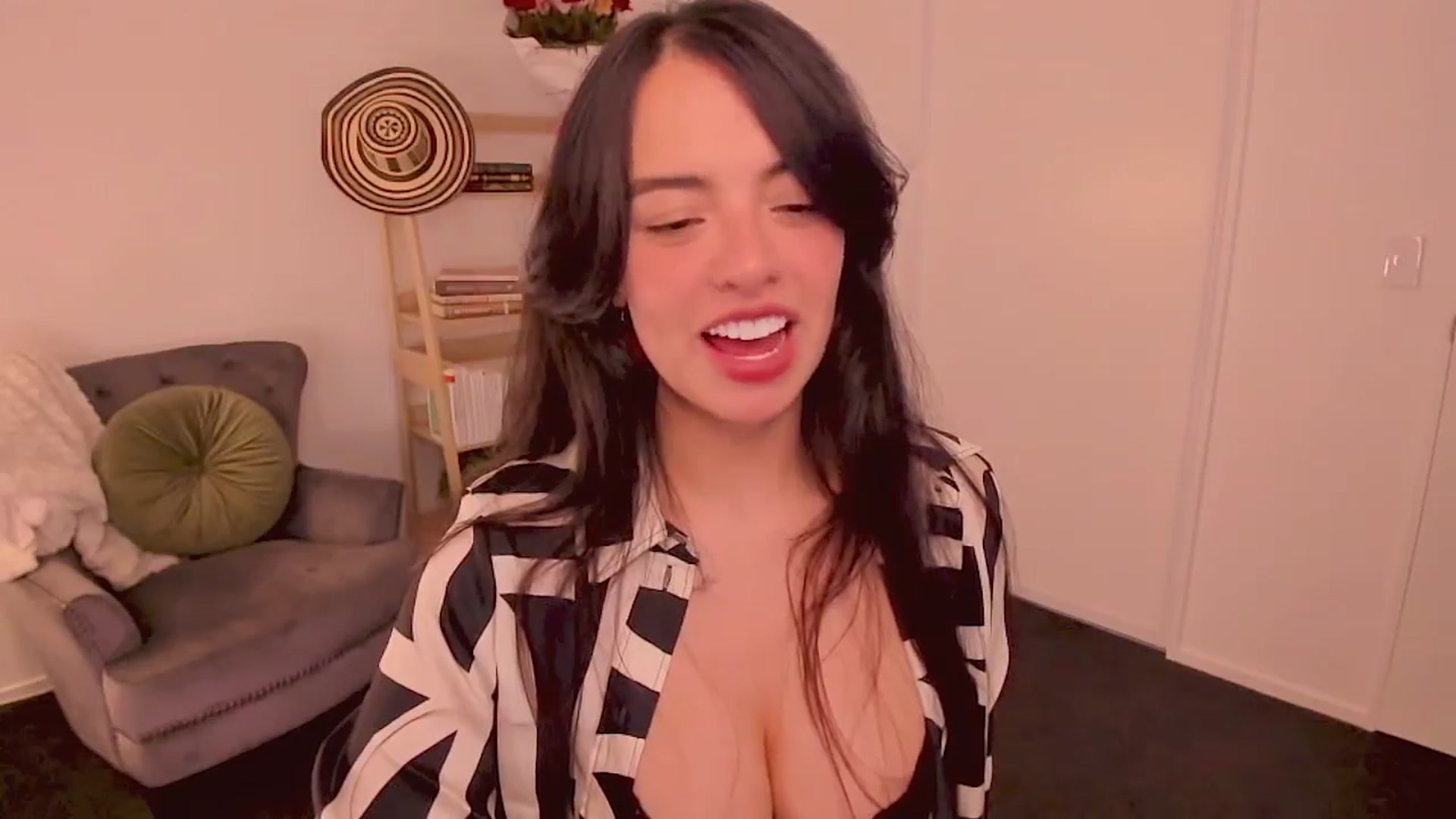 Gallery image thumbnail from NinaSage's myfreecams stream on, 08/11/2025, 04:41 image 16 of 20