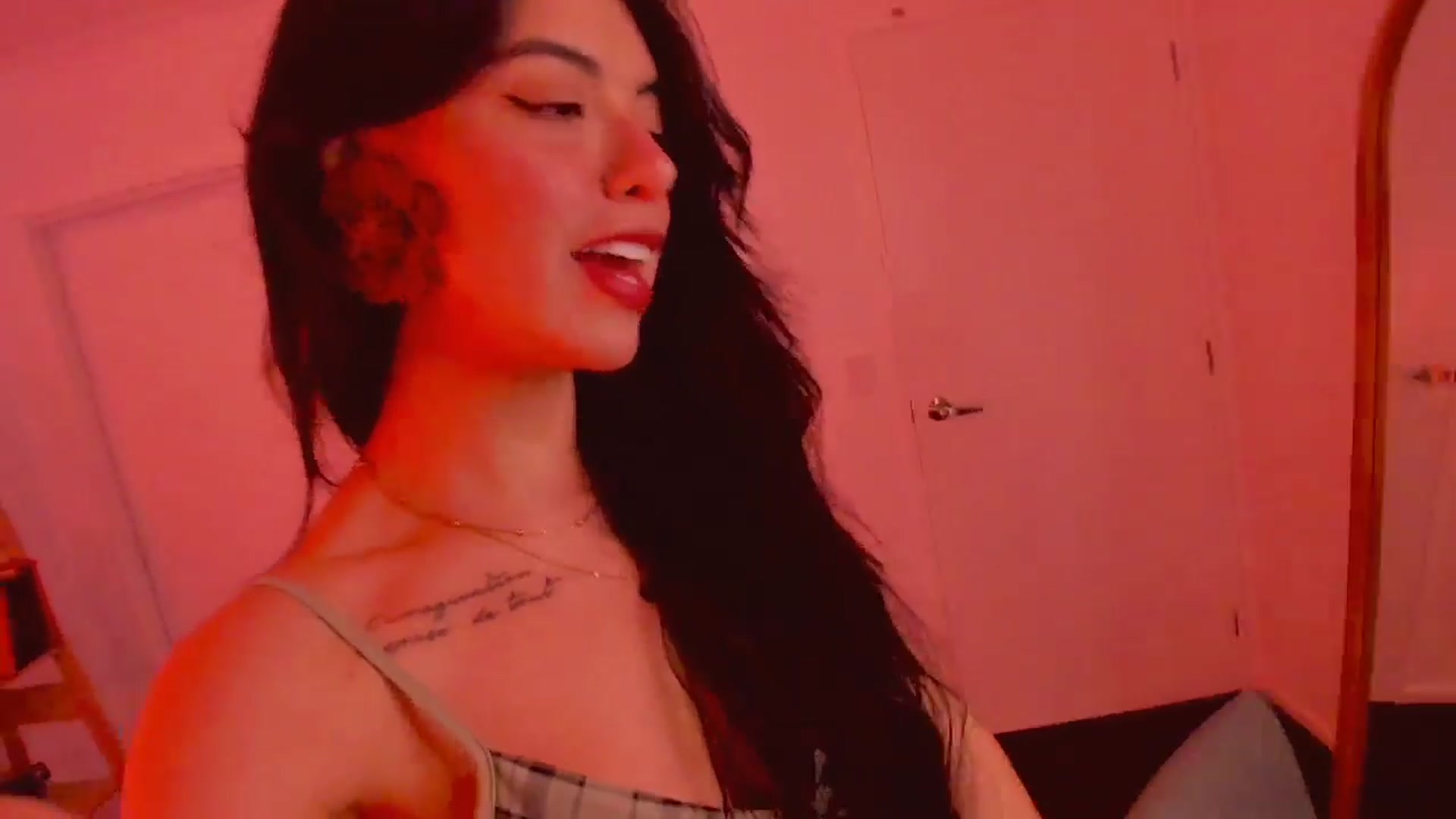 Gallery image thumbnail from NinaSage's myfreecams stream on, 08/12/2025, 24:03 image 20 of 20