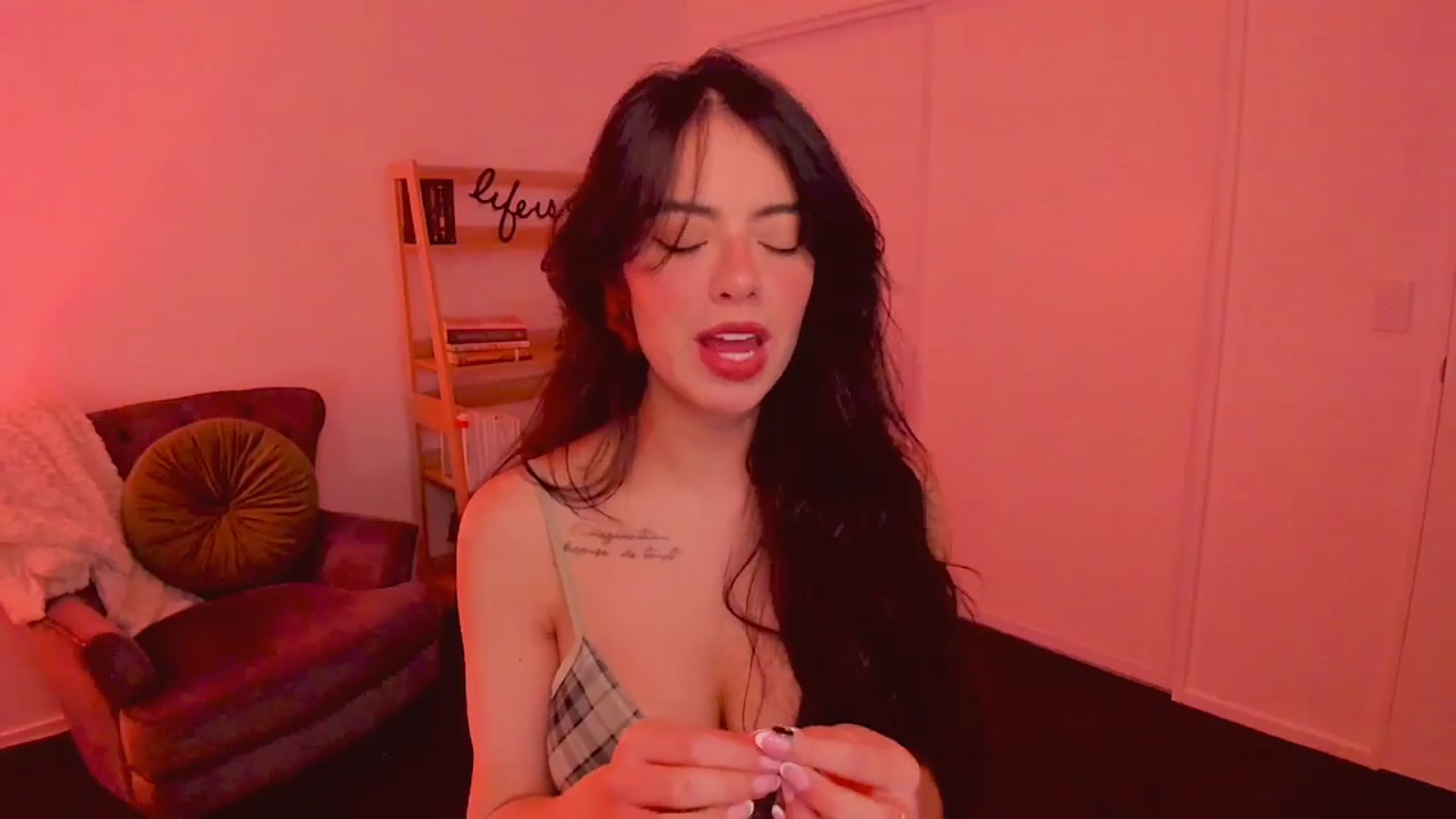 Gallery image thumbnail from NinaSage's myfreecams stream on, 08/12/2025, 24:03 image 11 of 20