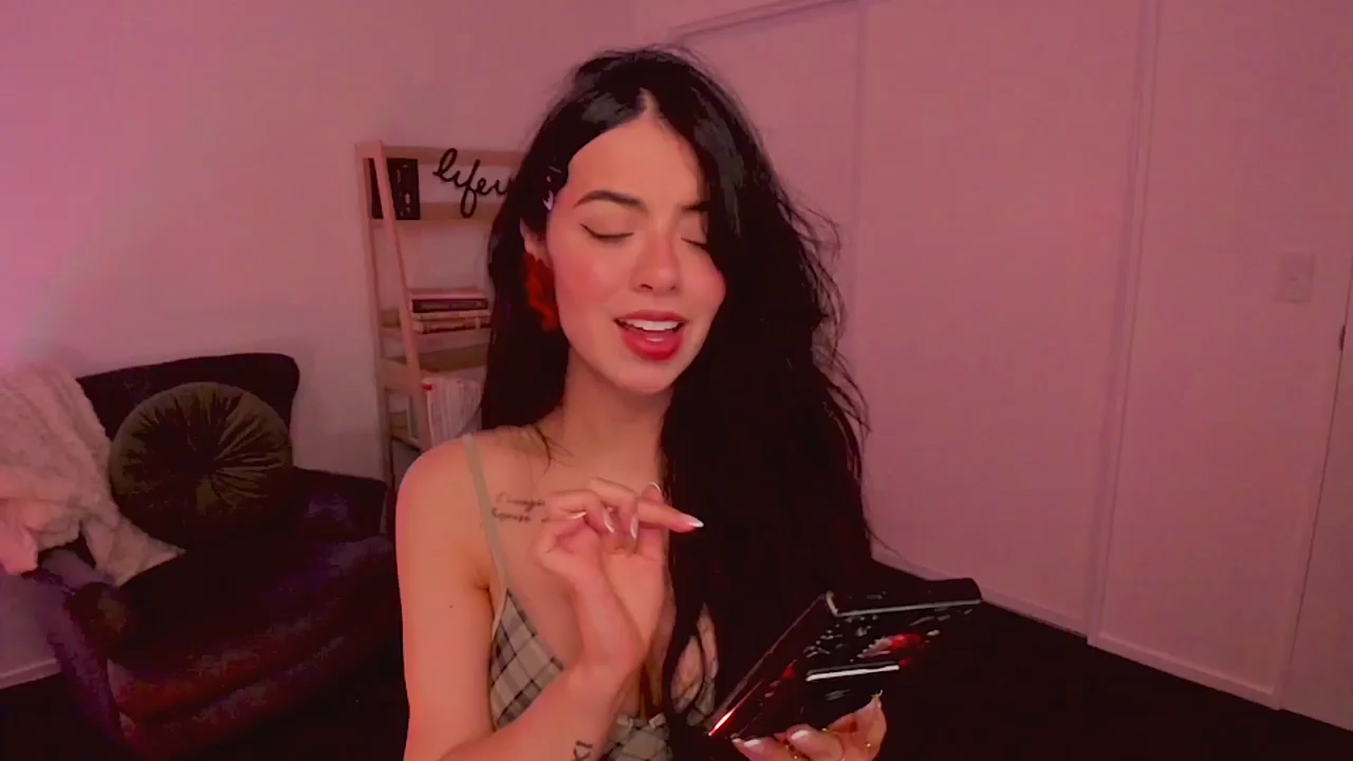 Gallery image thumbnail from NinaSage's myfreecams stream on, 08/12/2025, 24:03 image 4 of 20