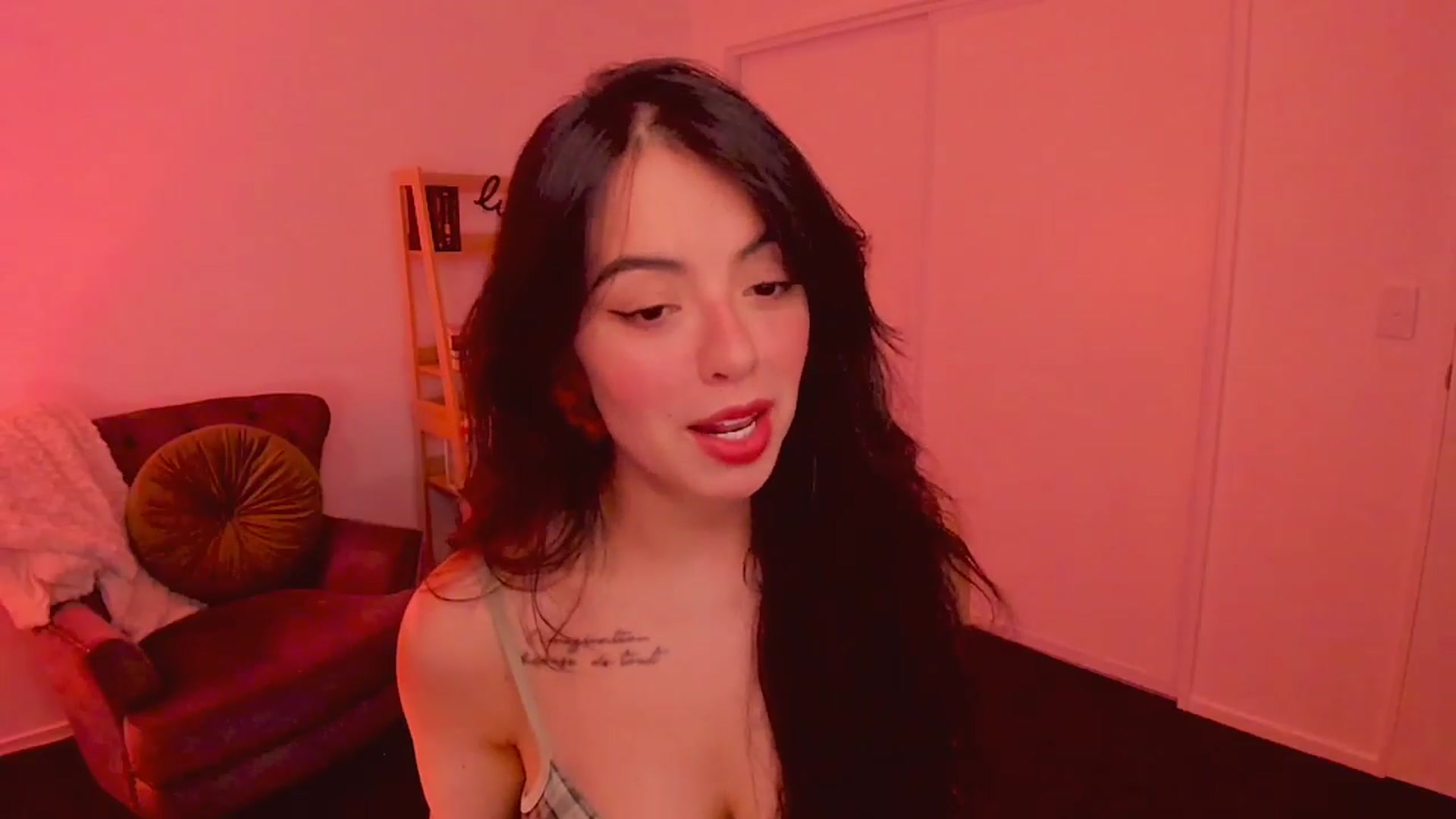 Gallery image thumbnail from NinaSage's myfreecams stream on, 08/12/2025, 24:03 image 17 of 20