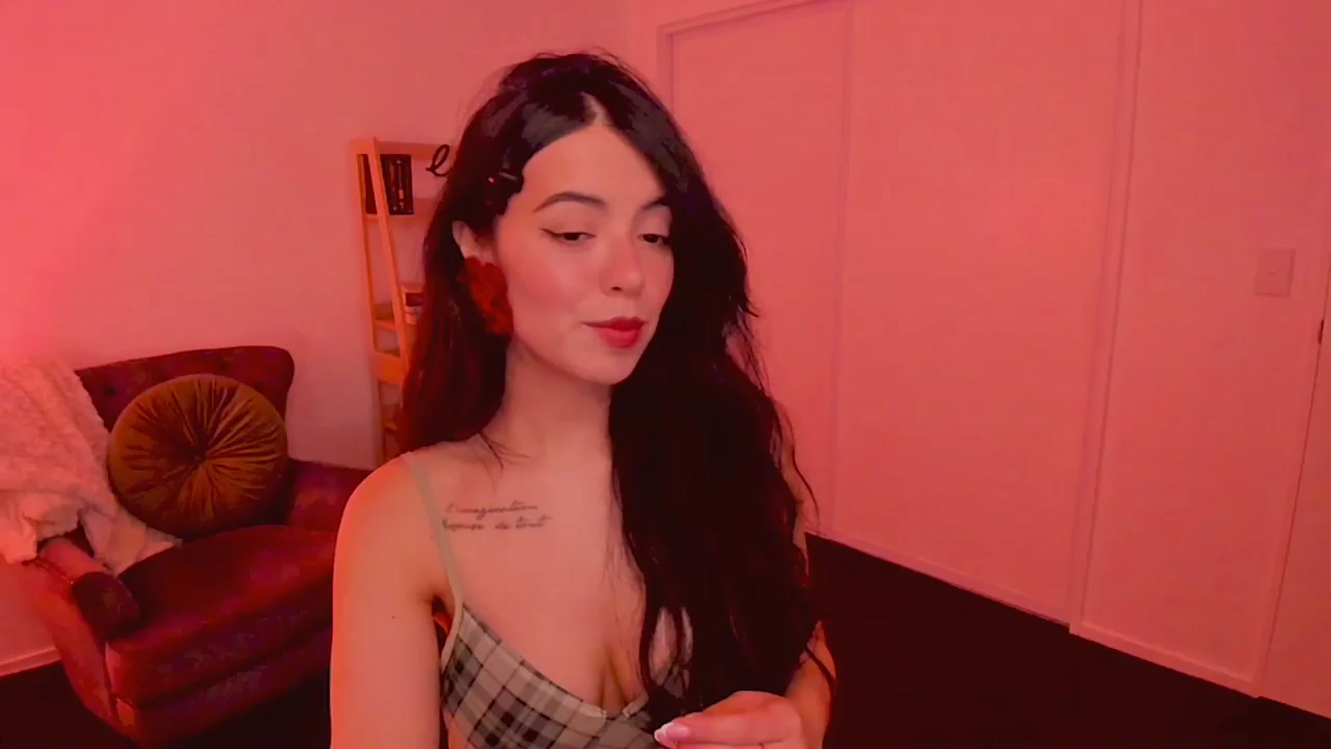 Gallery image thumbnail from NinaSage's myfreecams stream on, 08/12/2025, 24:03 image 3 of 20