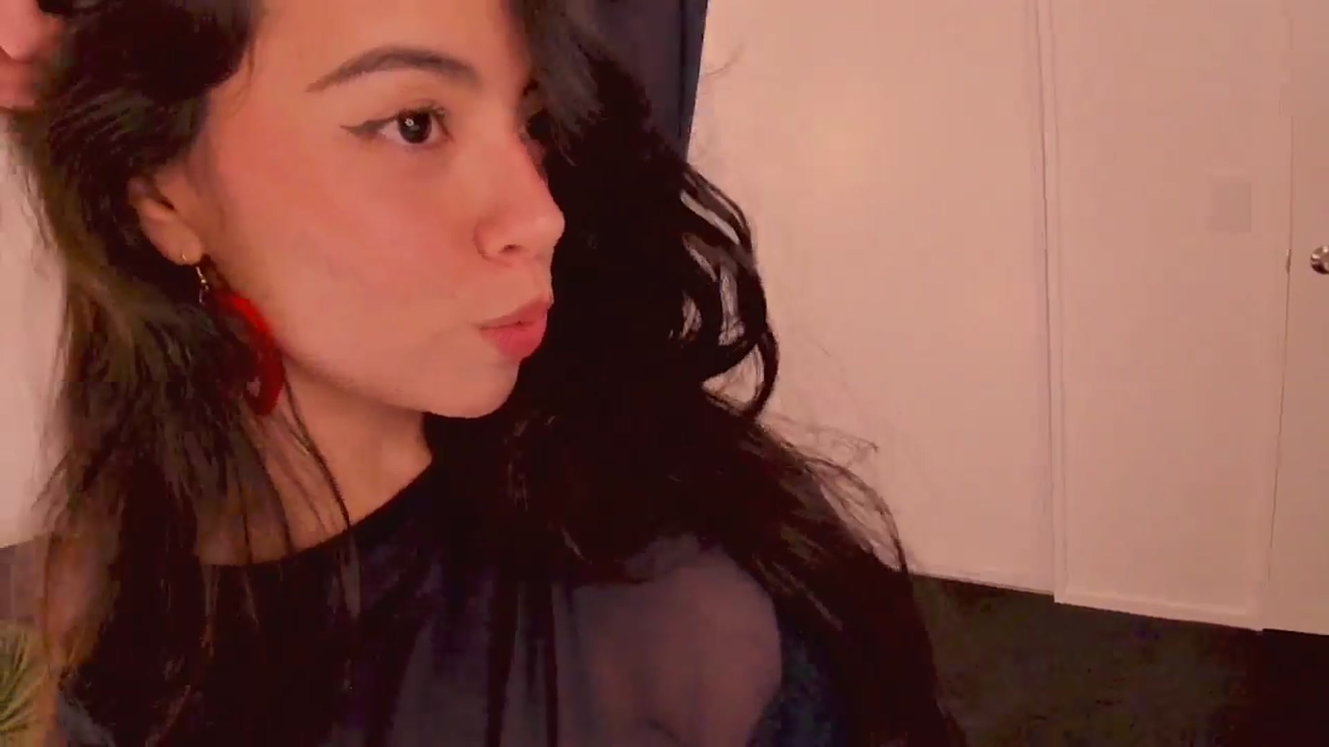 Gallery image thumbnail from NinaSage's myfreecams stream on, 08/13/2025, 04:42 image 5 of 20