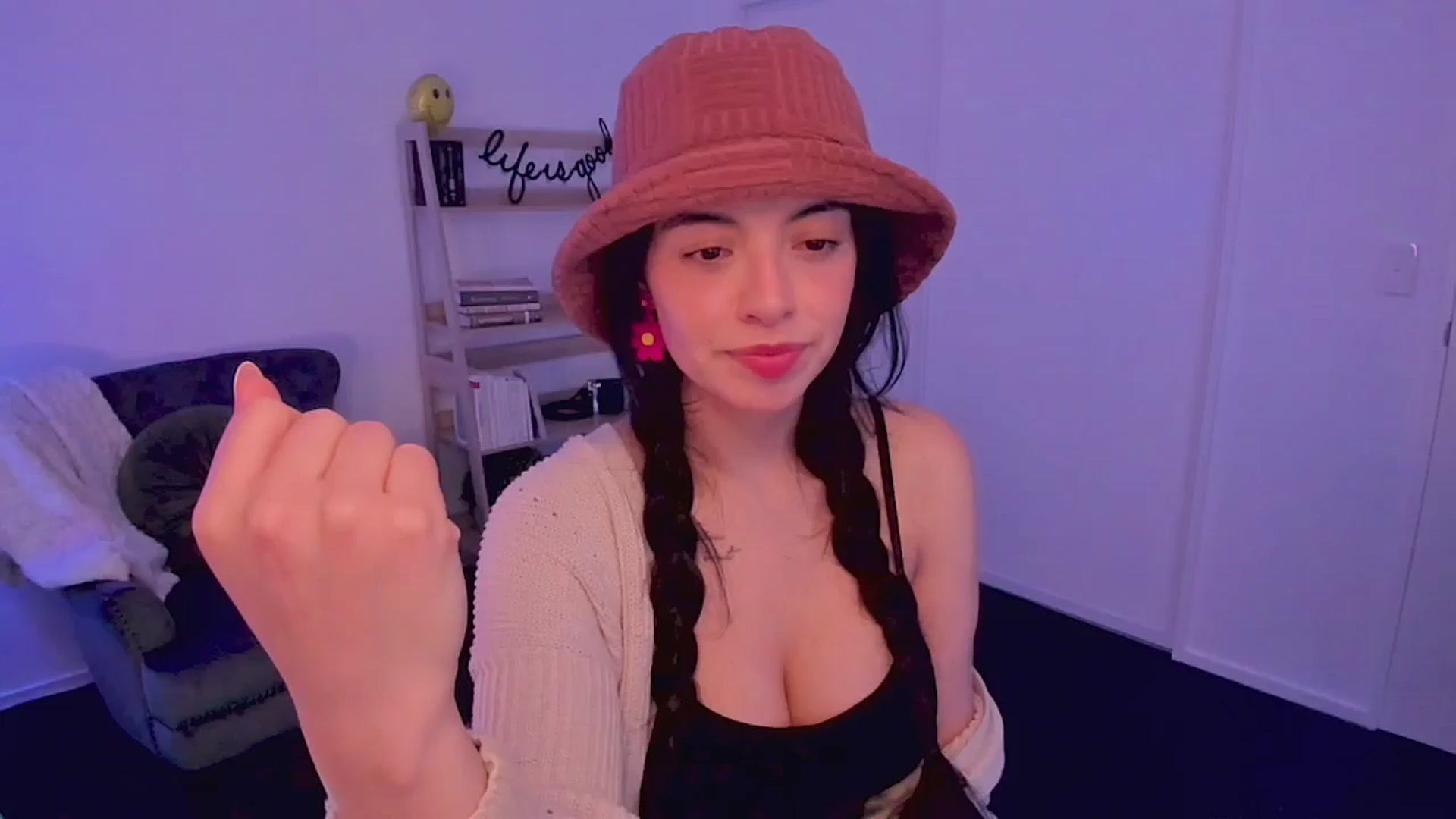 Gallery image thumbnail from NinaSage's myfreecams stream on, 08/18/2025, 02:47 image 4 of 20