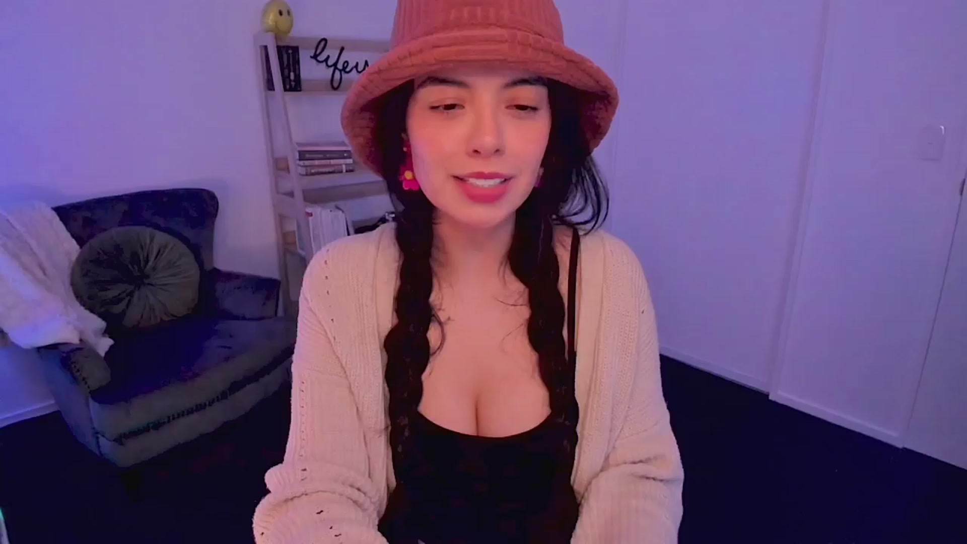 Gallery image thumbnail from NinaSage's myfreecams stream on, 08/18/2025, 02:47 image 7 of 20