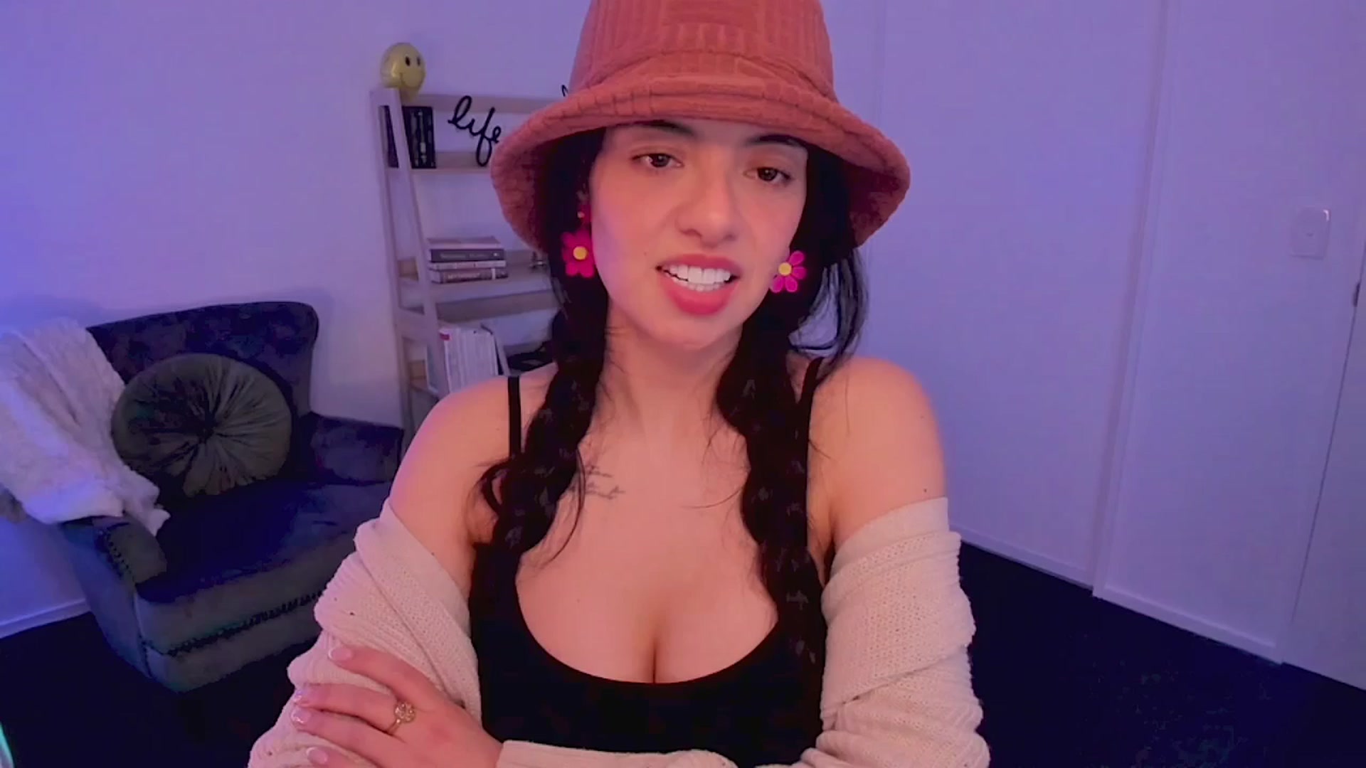 Gallery image thumbnail from NinaSage's myfreecams stream on, 08/18/2025, 02:47 image 15 of 20