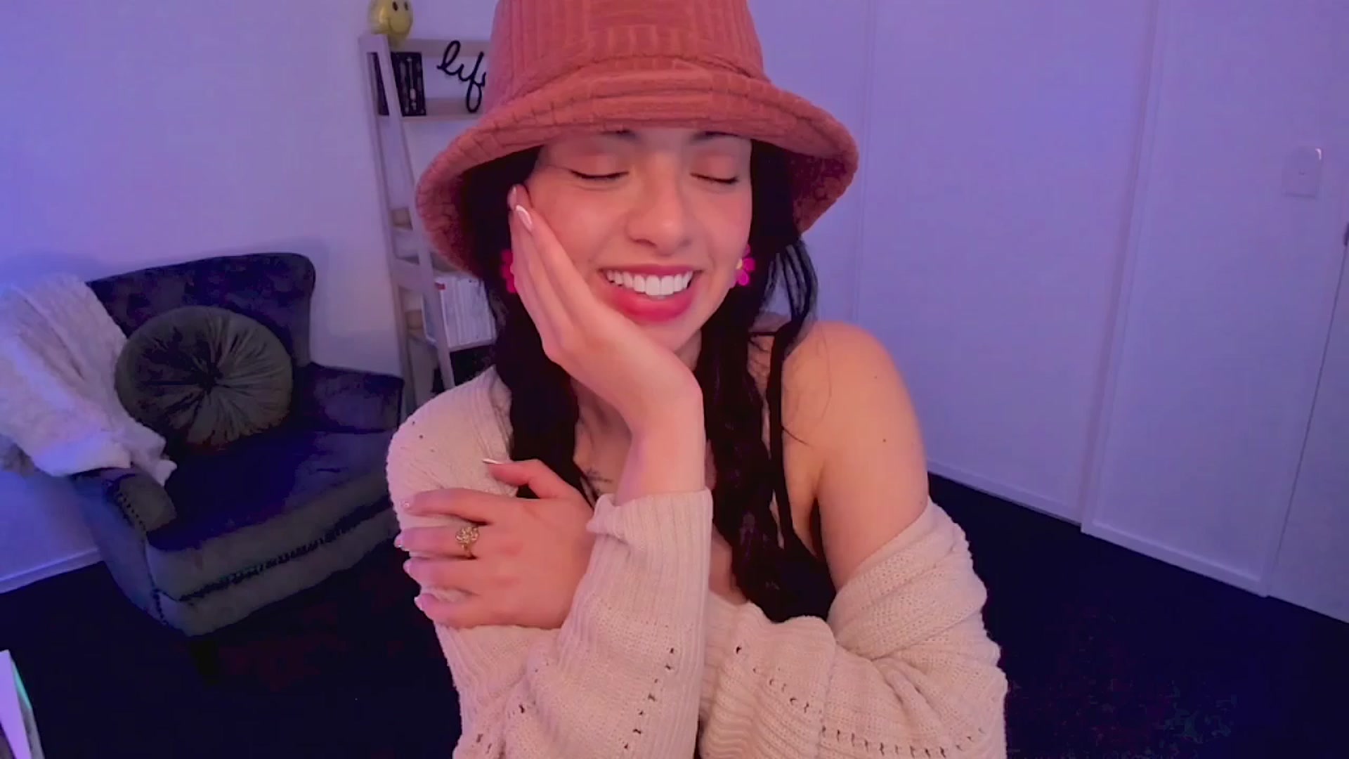 Gallery image thumbnail from NinaSage's myfreecams stream on, 08/18/2025, 02:47 image 17 of 20