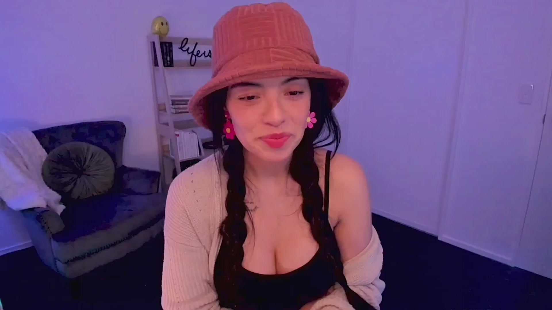 Gallery image thumbnail from NinaSage's myfreecams stream on, 08/18/2025, 02:47 image 9 of 20