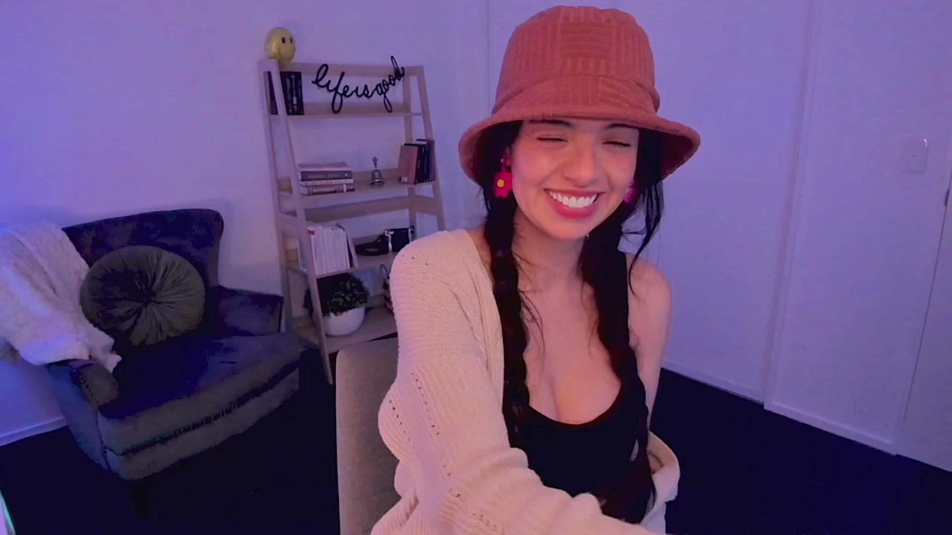 Gallery image thumbnail from NinaSage's myfreecams stream on, 08/18/2025, 02:47 image 20 of 20