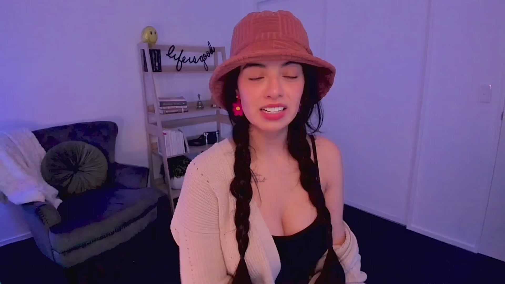 Gallery image thumbnail from NinaSage's myfreecams stream on, 08/18/2025, 02:47 image 3 of 20