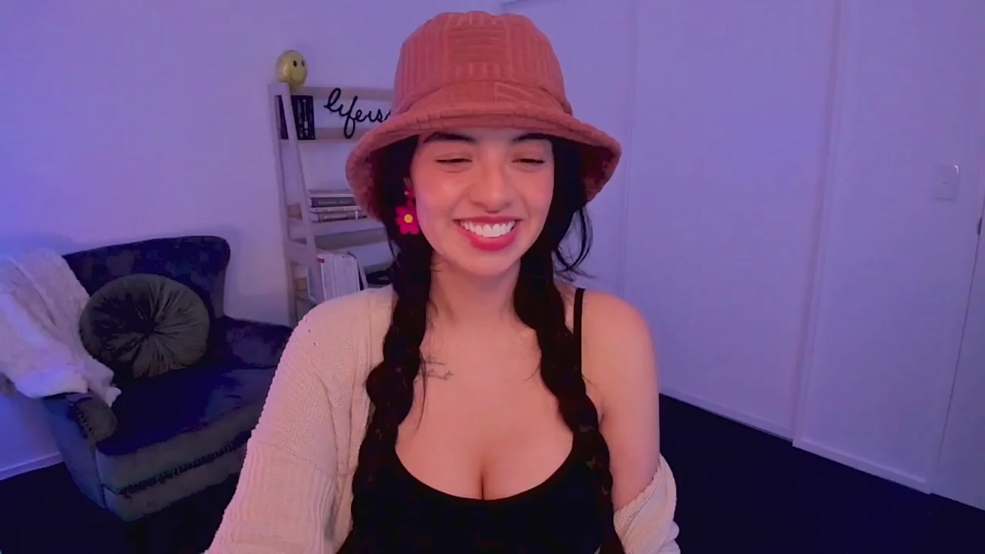 Gallery image thumbnail from NinaSage's myfreecams stream on, 08/18/2025, 02:47 image 2 of 20